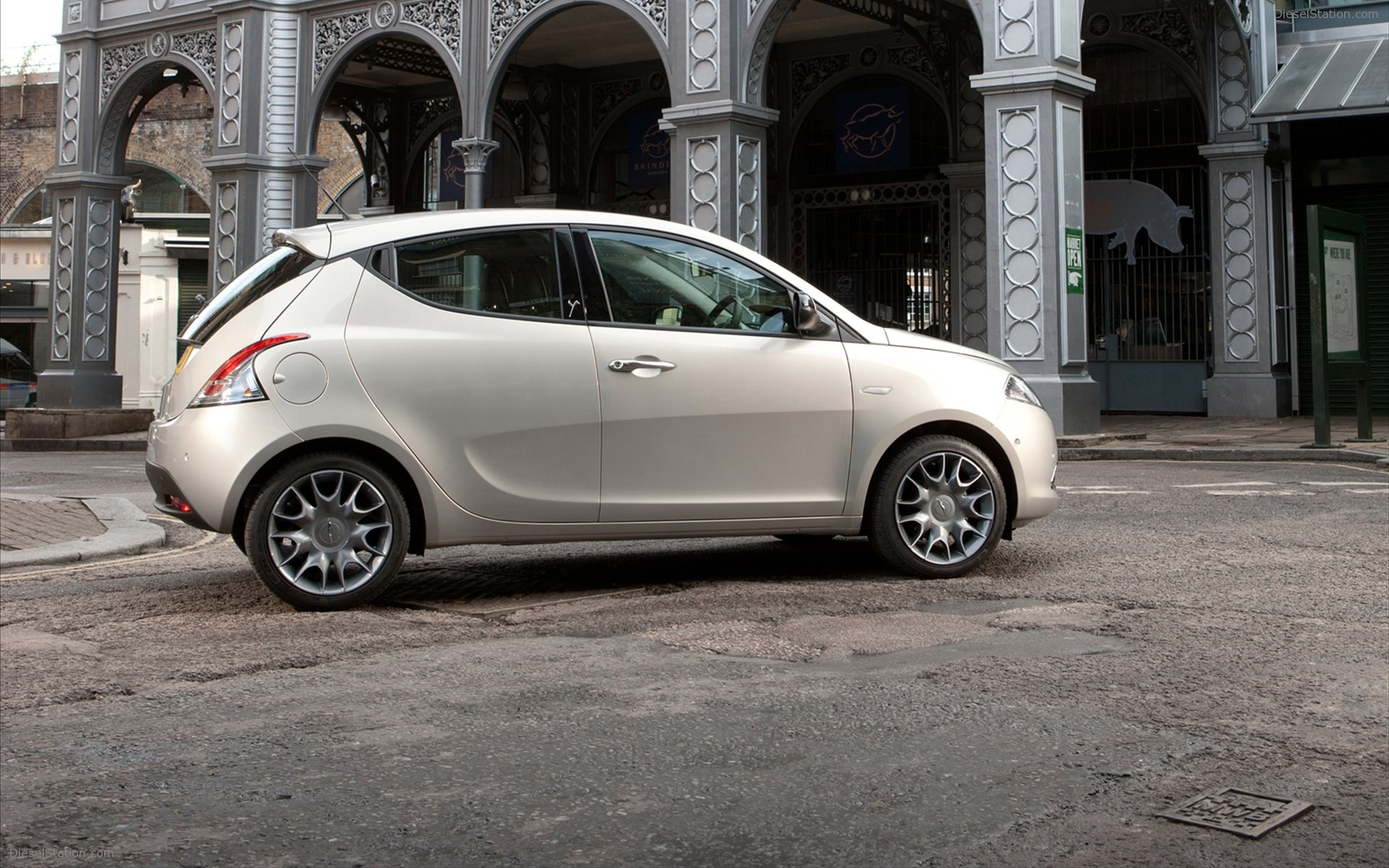 CHRYSLER YPSILON 2012