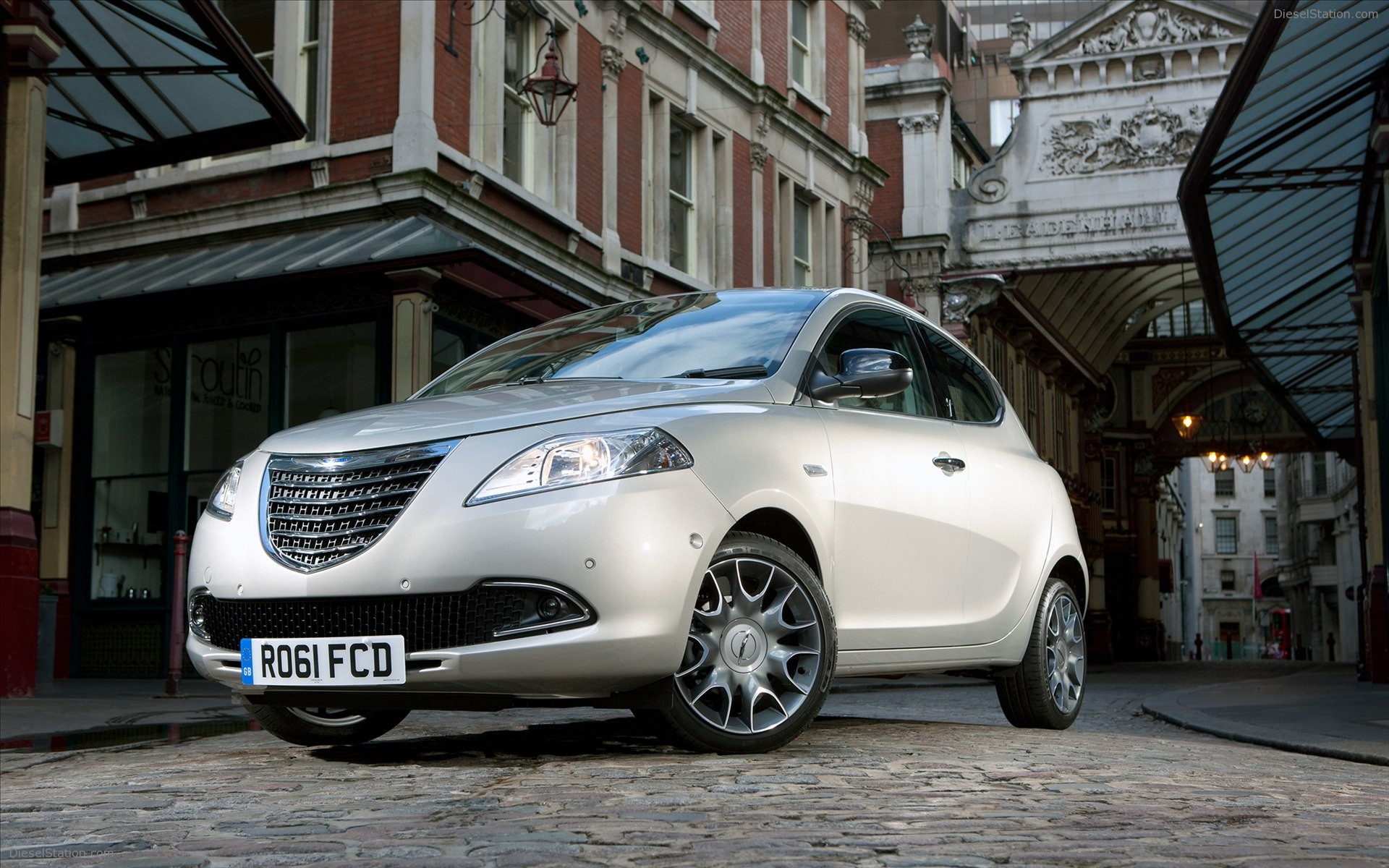 CHRYSLER YPSILON 2012
