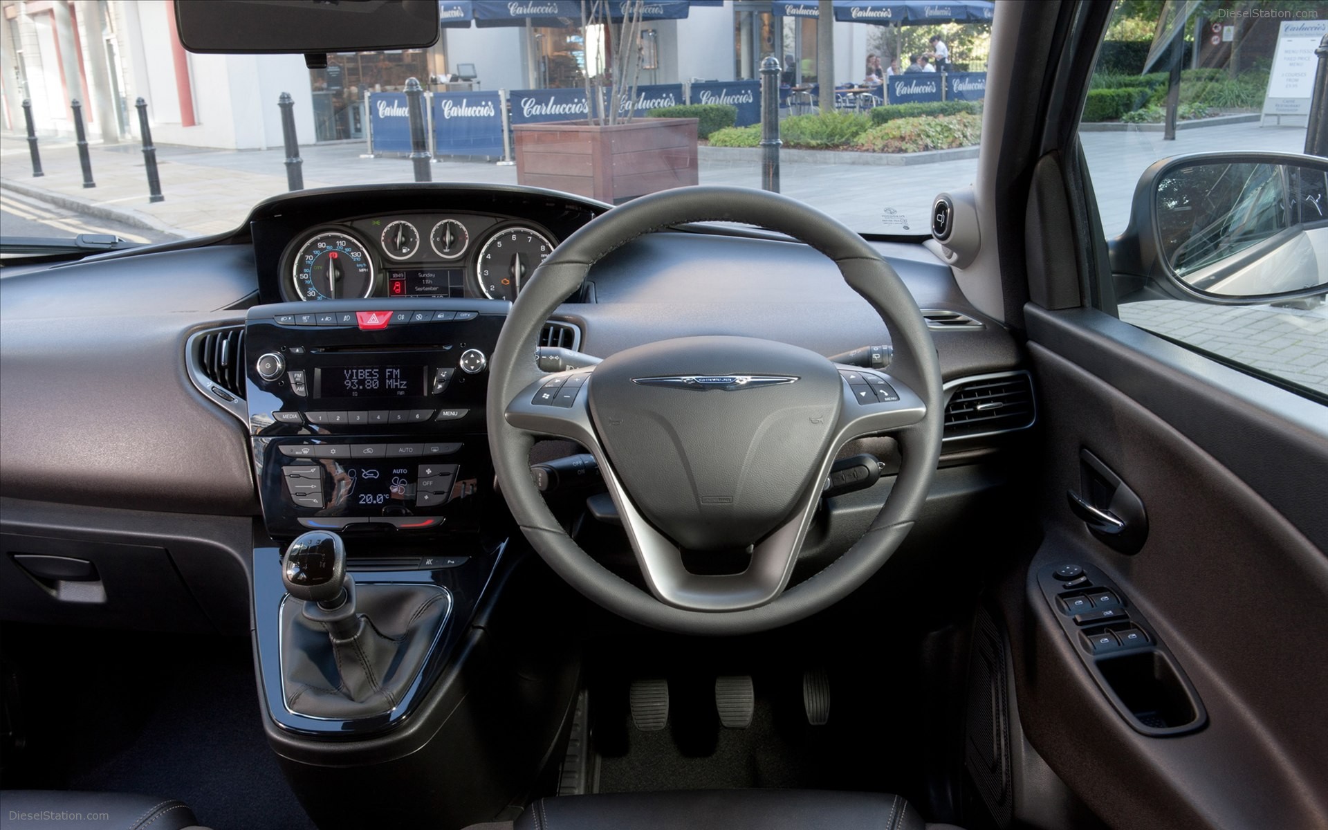 CHRYSLER YPSILON 2012