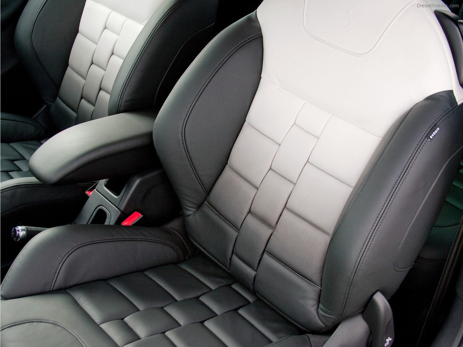Citroen DS3 Ultra Prestige 2012