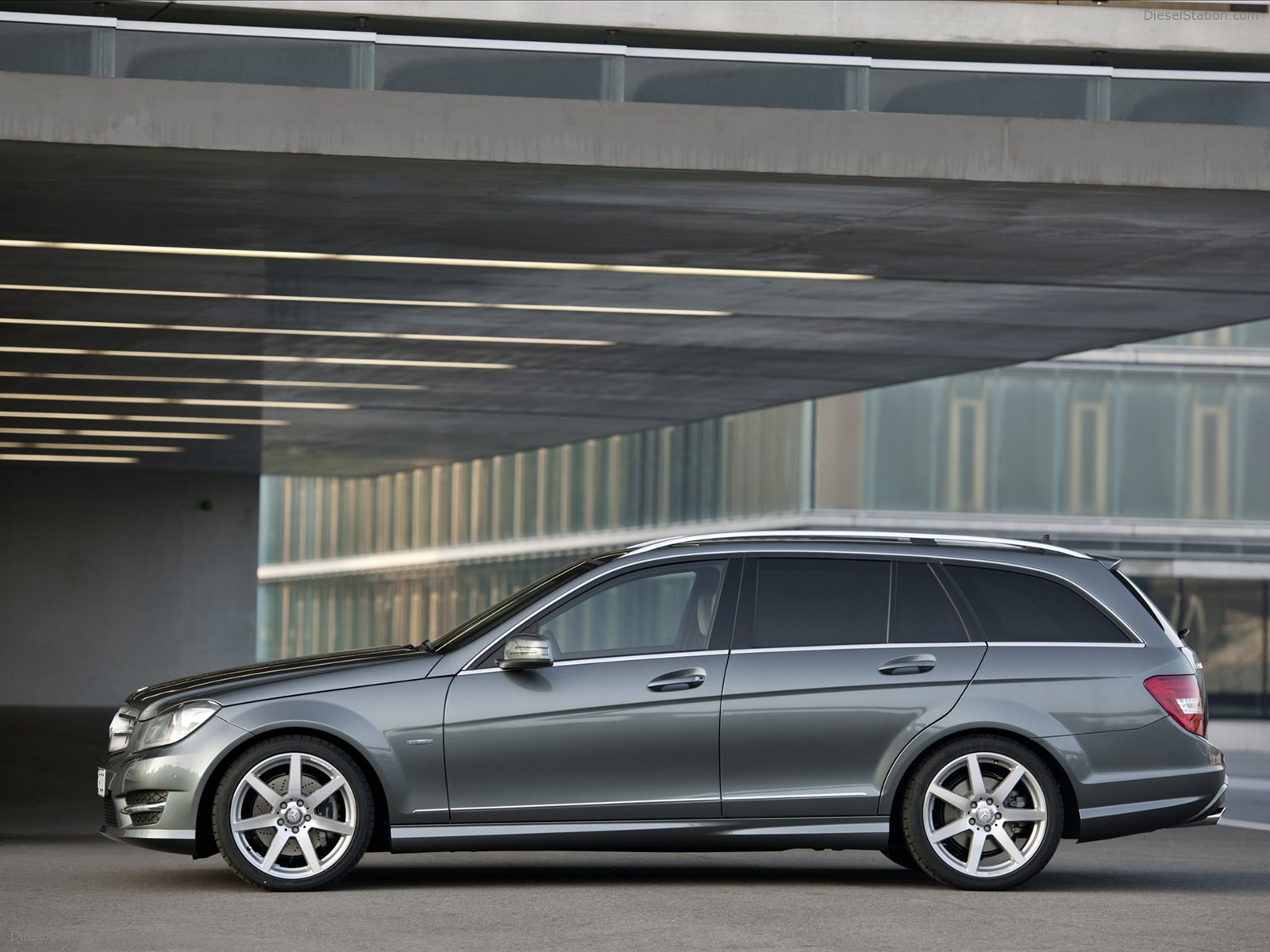 Mercedes-Benz C-Class Estate 2011