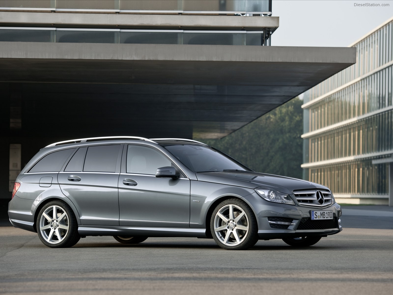 Mercedes-Benz C-Class Estate 2011