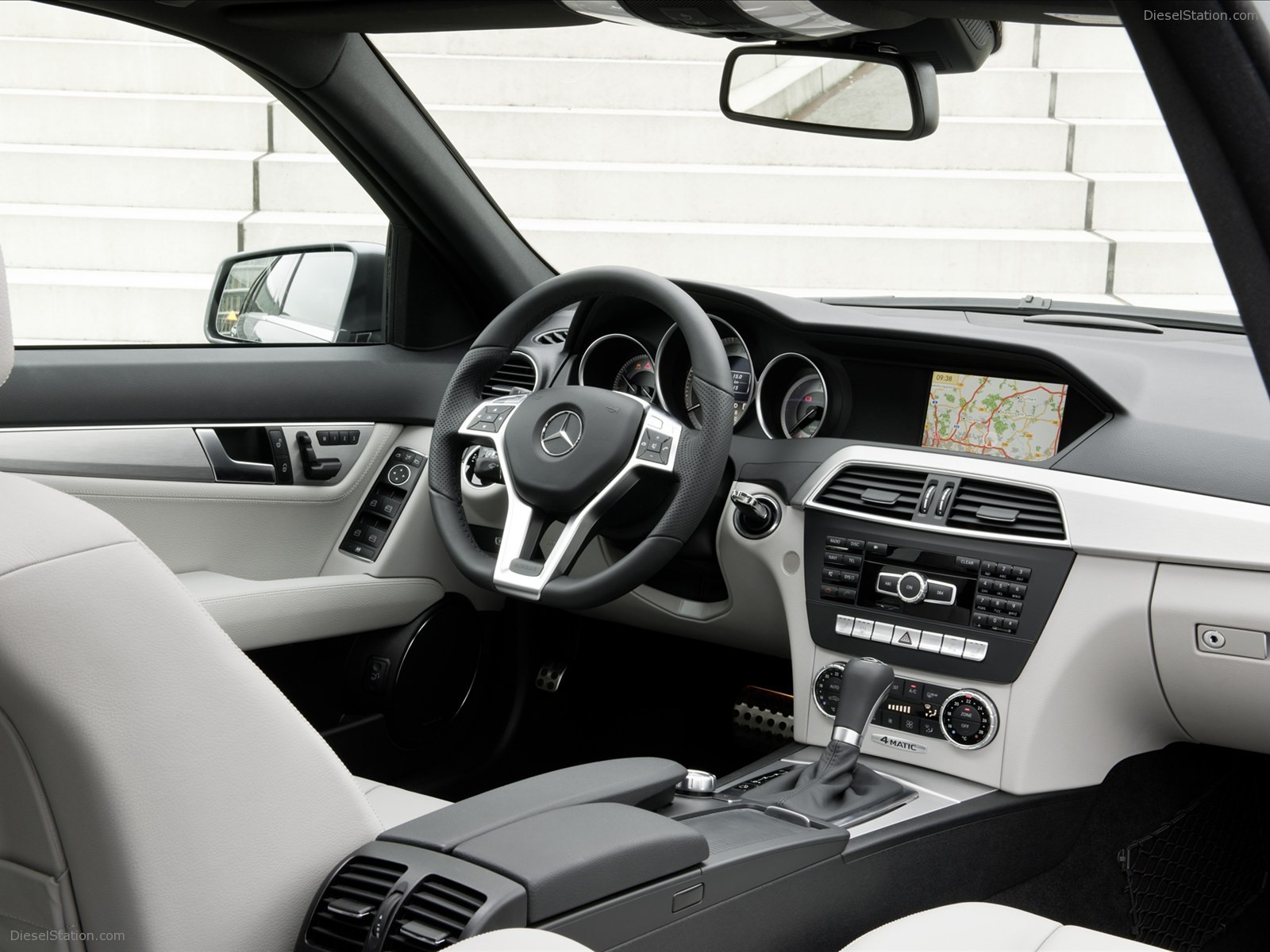 Mercedes-Benz C-Class Estate 2011