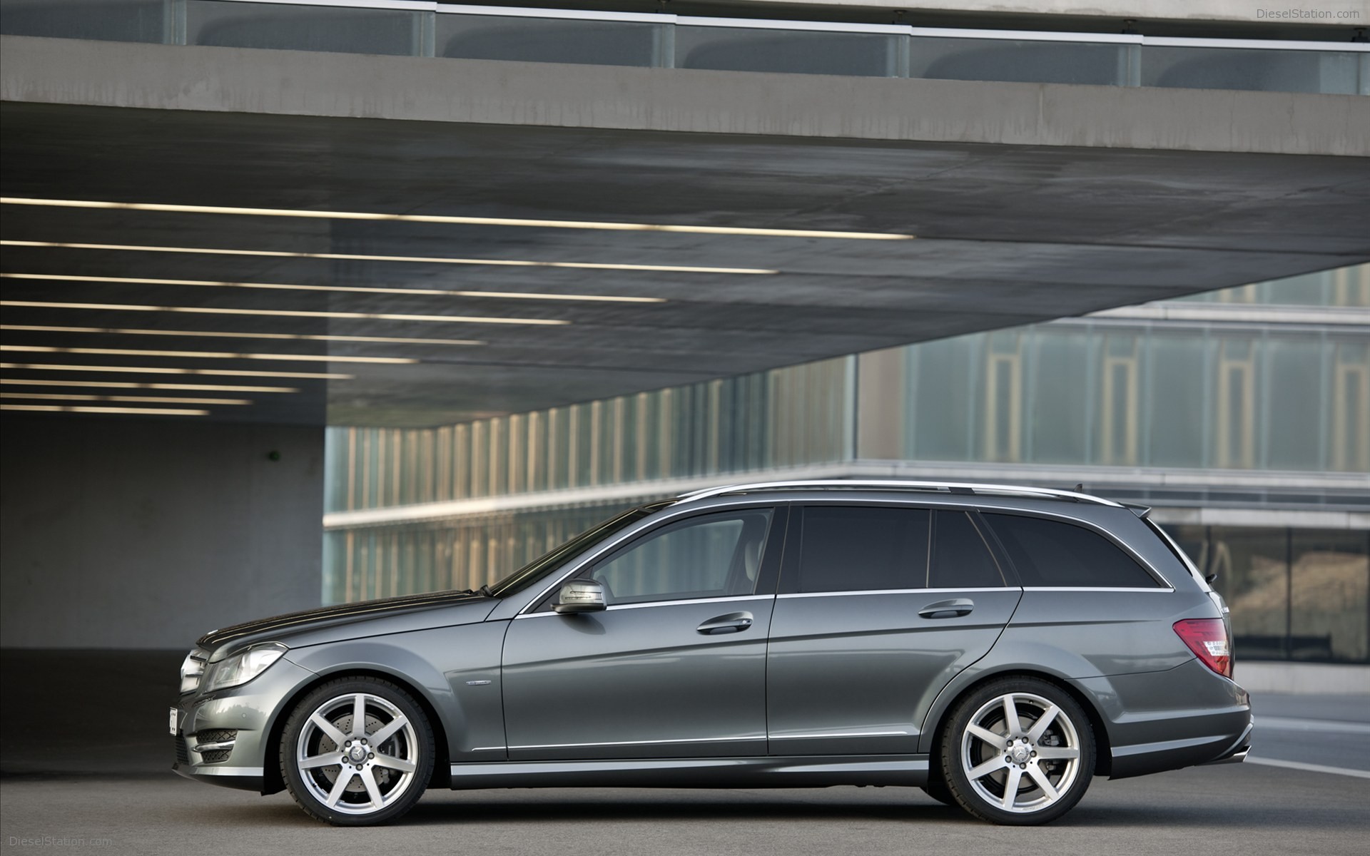 Mercedes-Benz C-Class Estate 2011