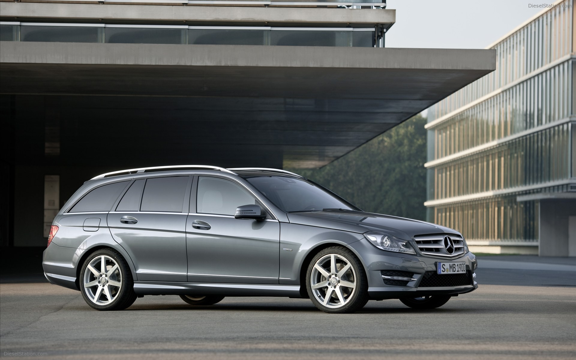 Mercedes-Benz C-Class Estate 2011