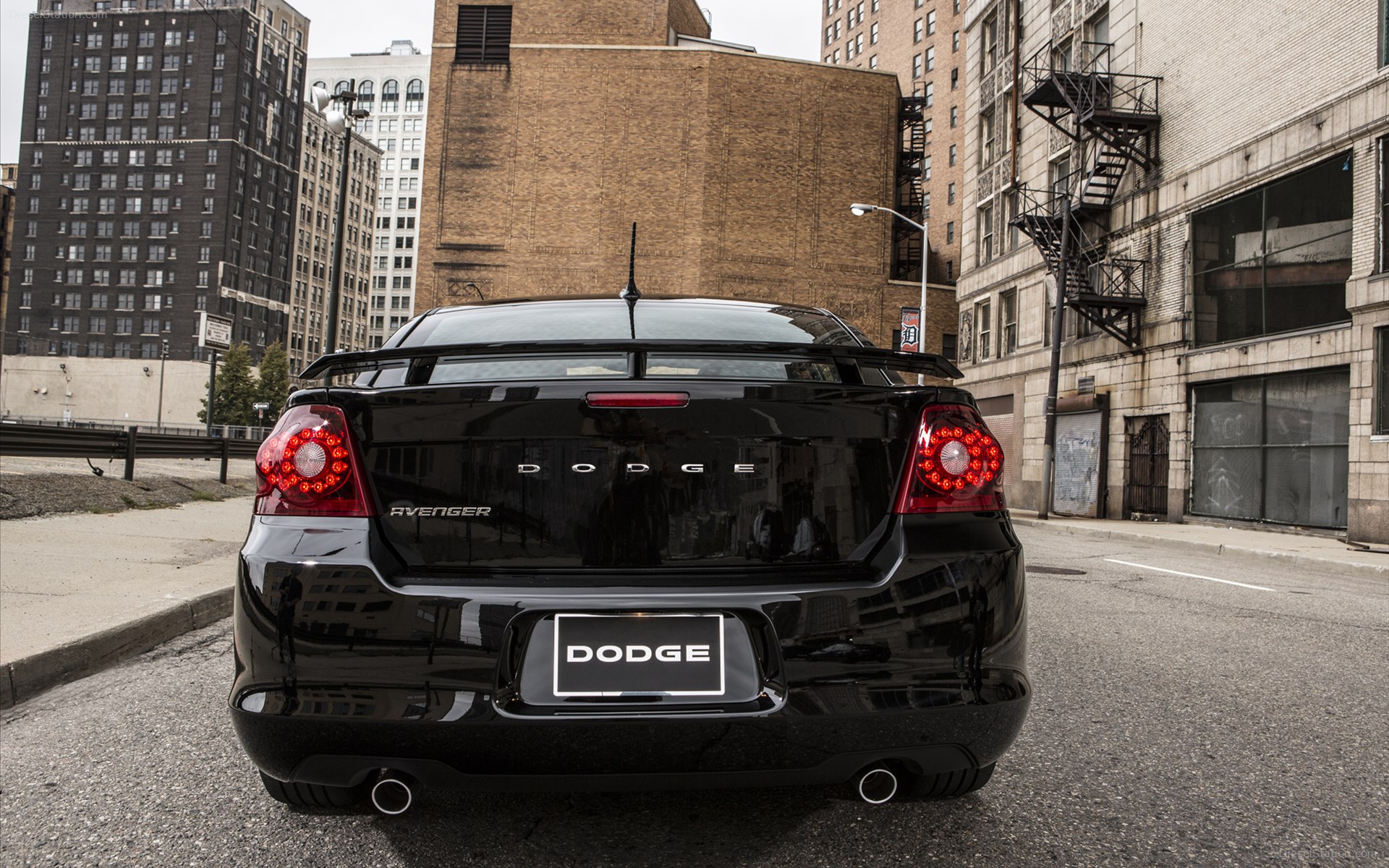 Dodge Avenger Blacktop Edition 2013