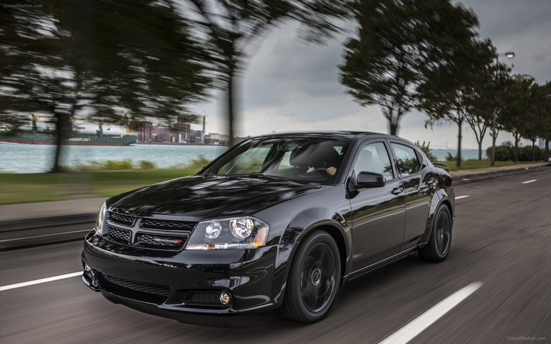 Dodge Avenger Blacktop Edition 2013
