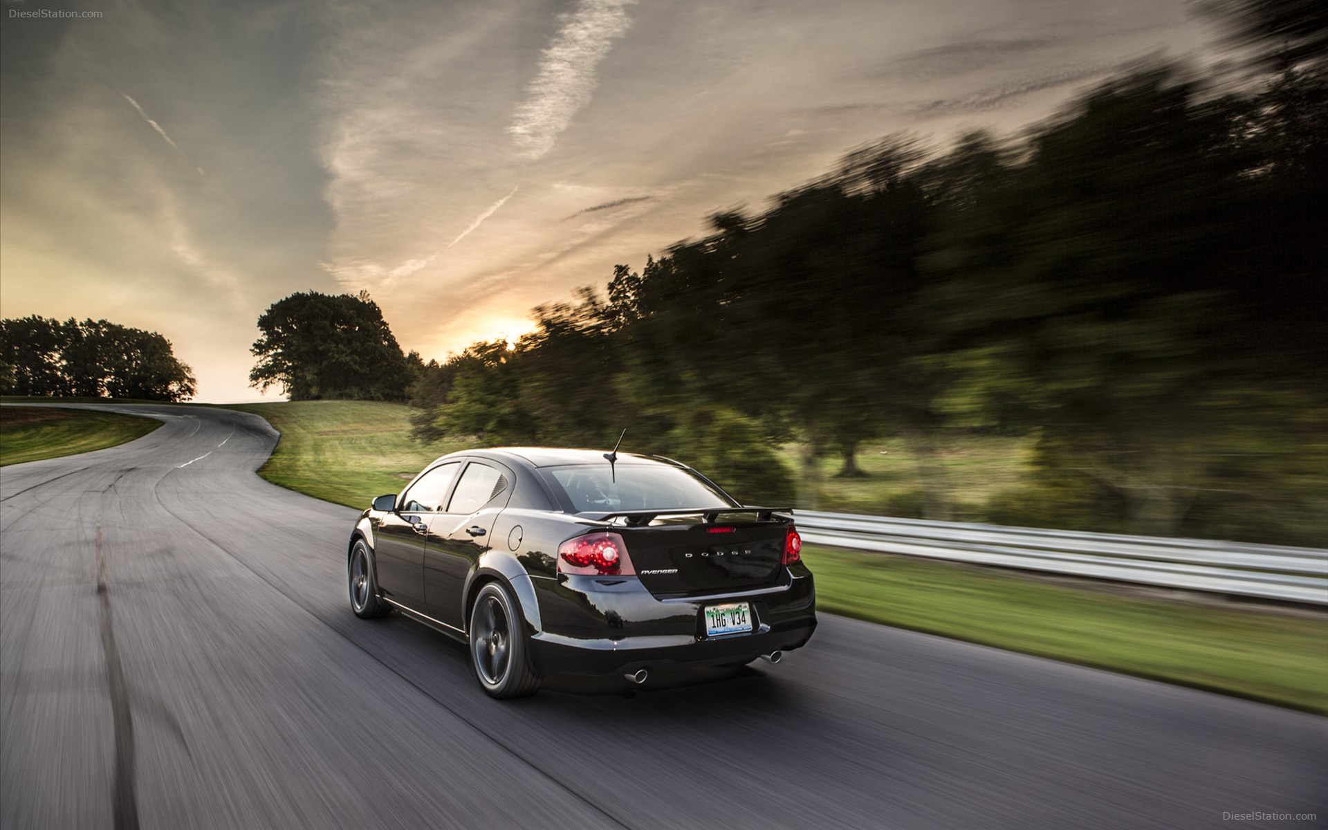 Dodge Avenger Blacktop Edition 2013