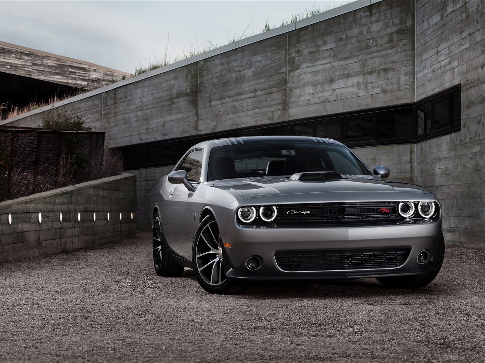 Dodge Challenger Shaker 2015