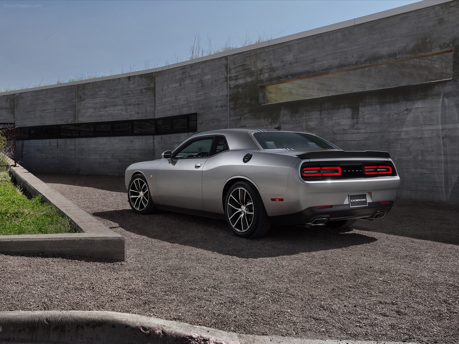 Dodge Challenger Shaker 2015