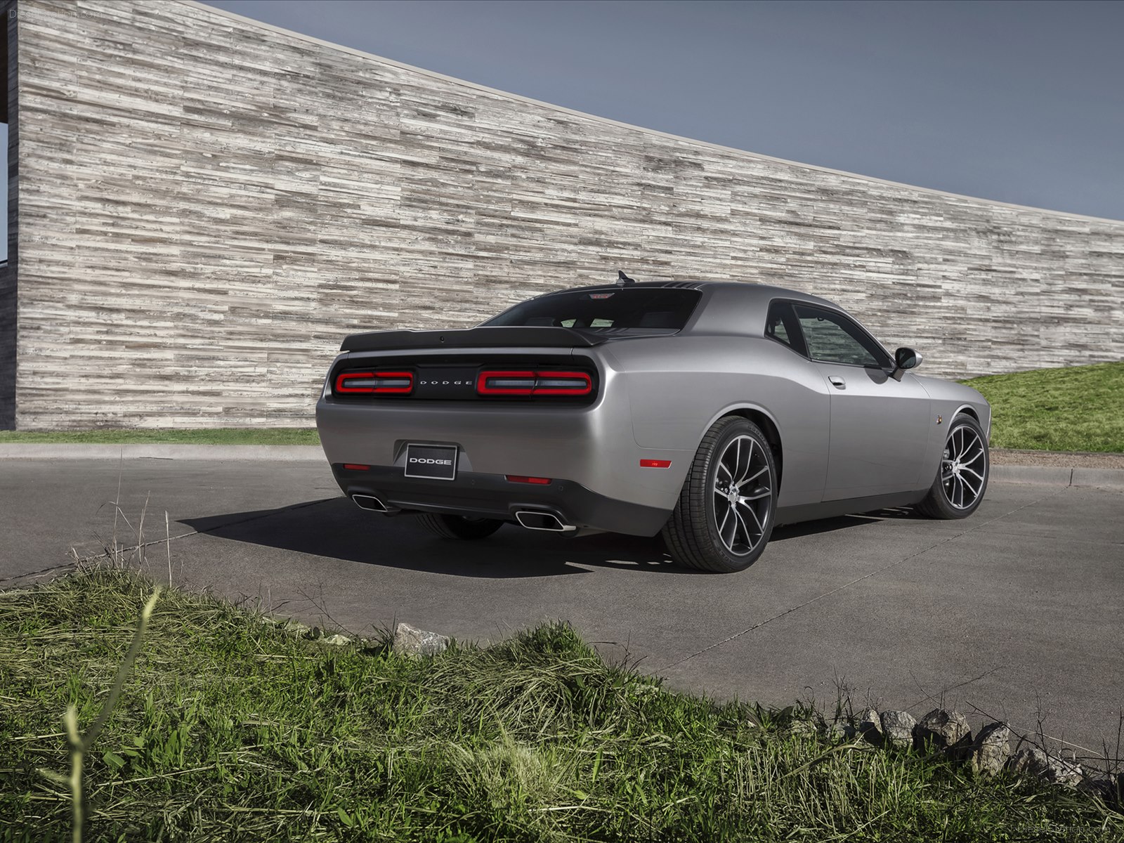 Dodge Challenger Shaker 2015
