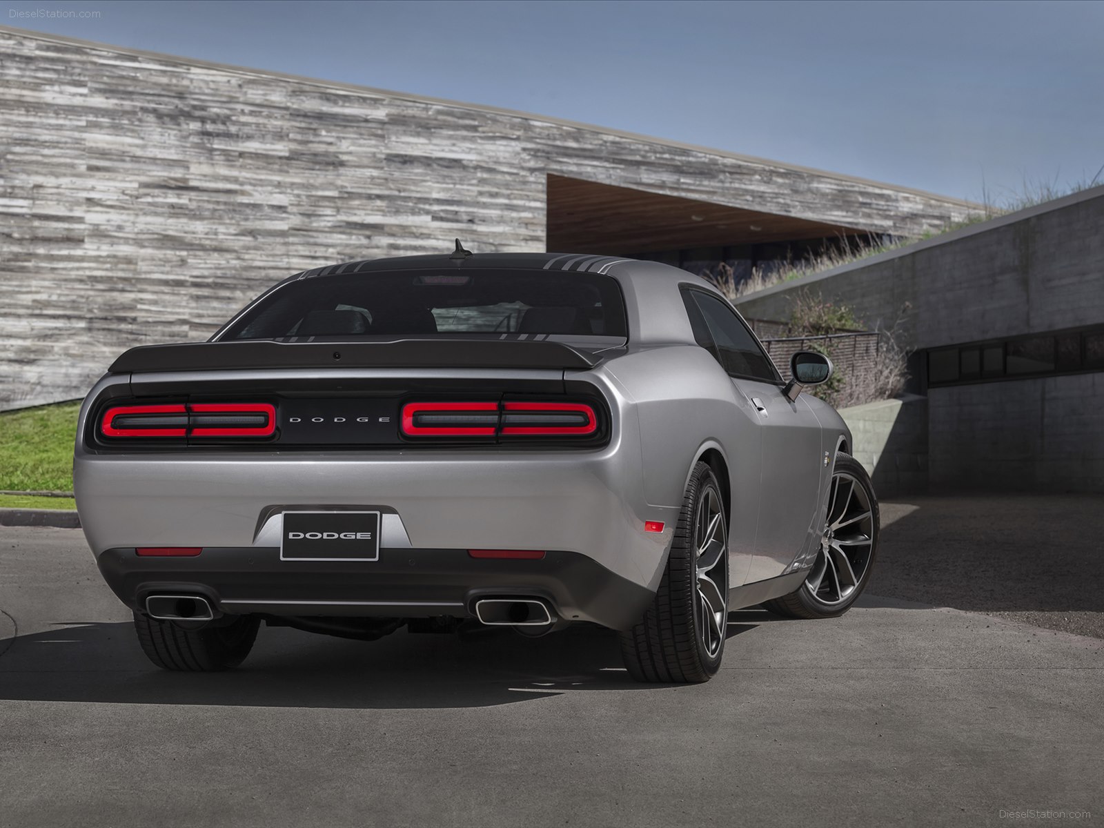 Dodge Challenger Shaker 2015