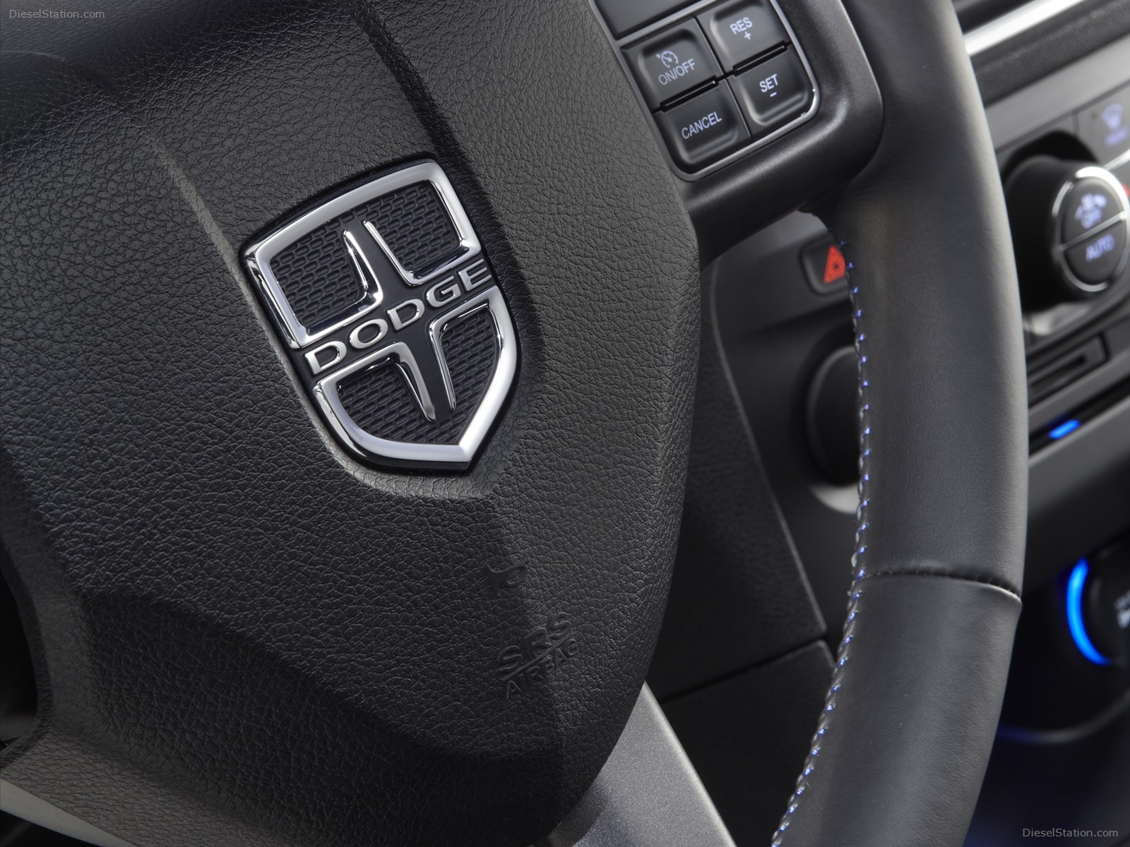 Dodge Charger Daytona 2013
