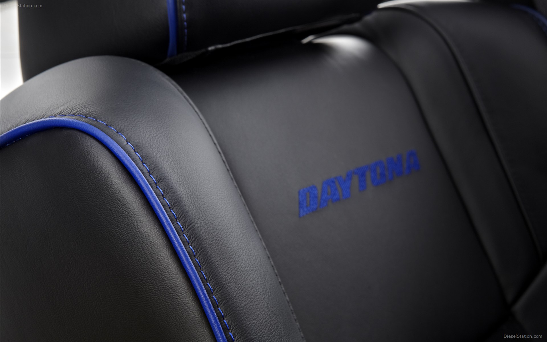 Dodge Charger Daytona 2013