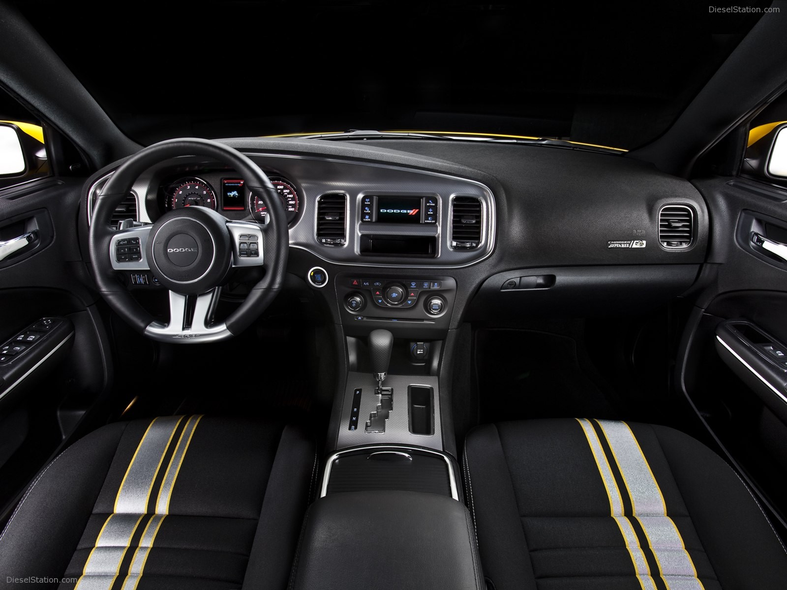 Dodge Charger SRT8 Super Bee 2012