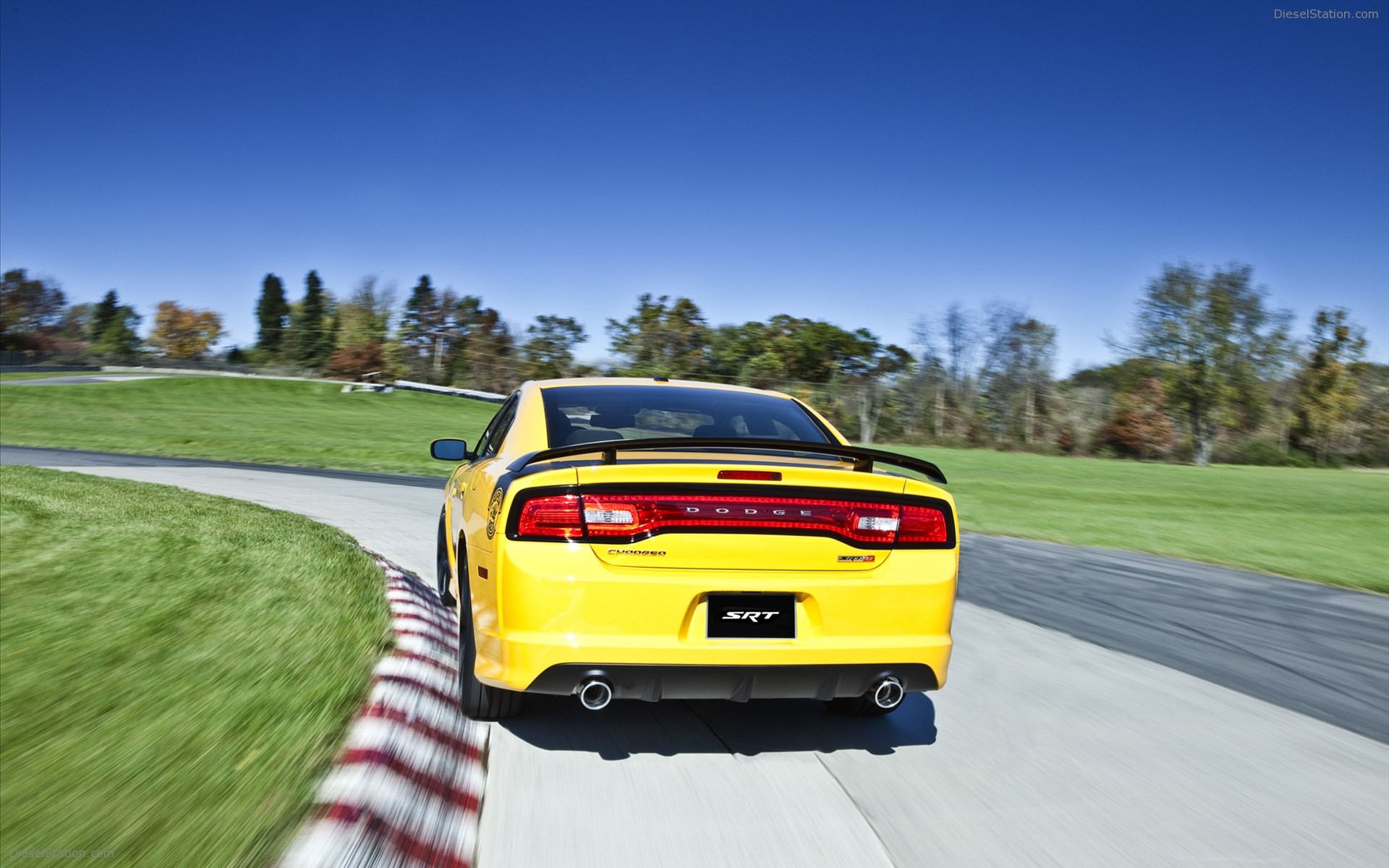 Dodge Charger SRT8 Super Bee 2012