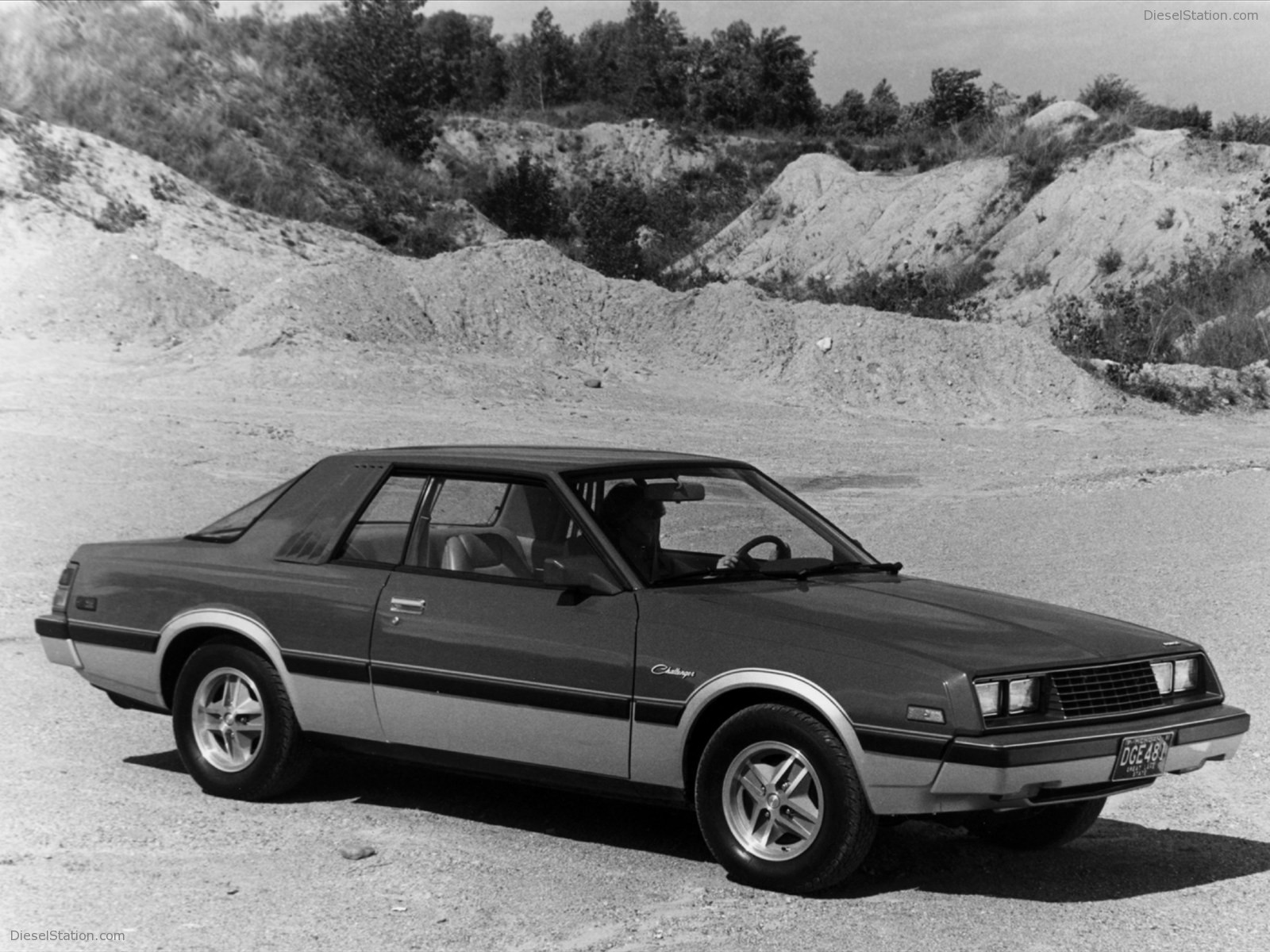 Dodge Challenger: Forty Years of a Dodge Muscle-car Legend Dodge Challenger: Forty Years of a Dodge Muscle-car Legend