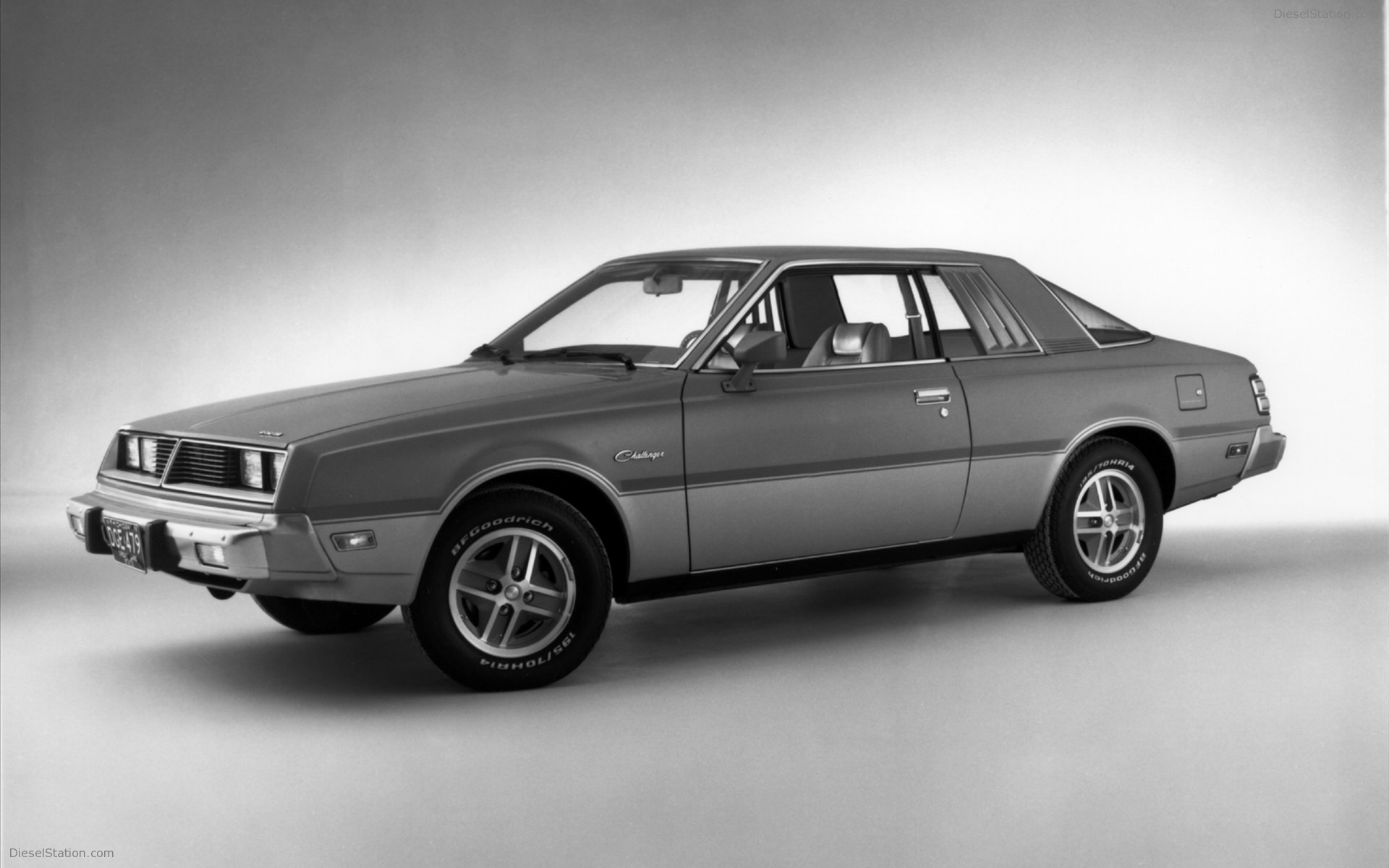 Dodge Challenger: Forty Years of a Dodge Muscle-car Legend Dodge Challenger: Forty Years of a Dodge Muscle-car Legend
