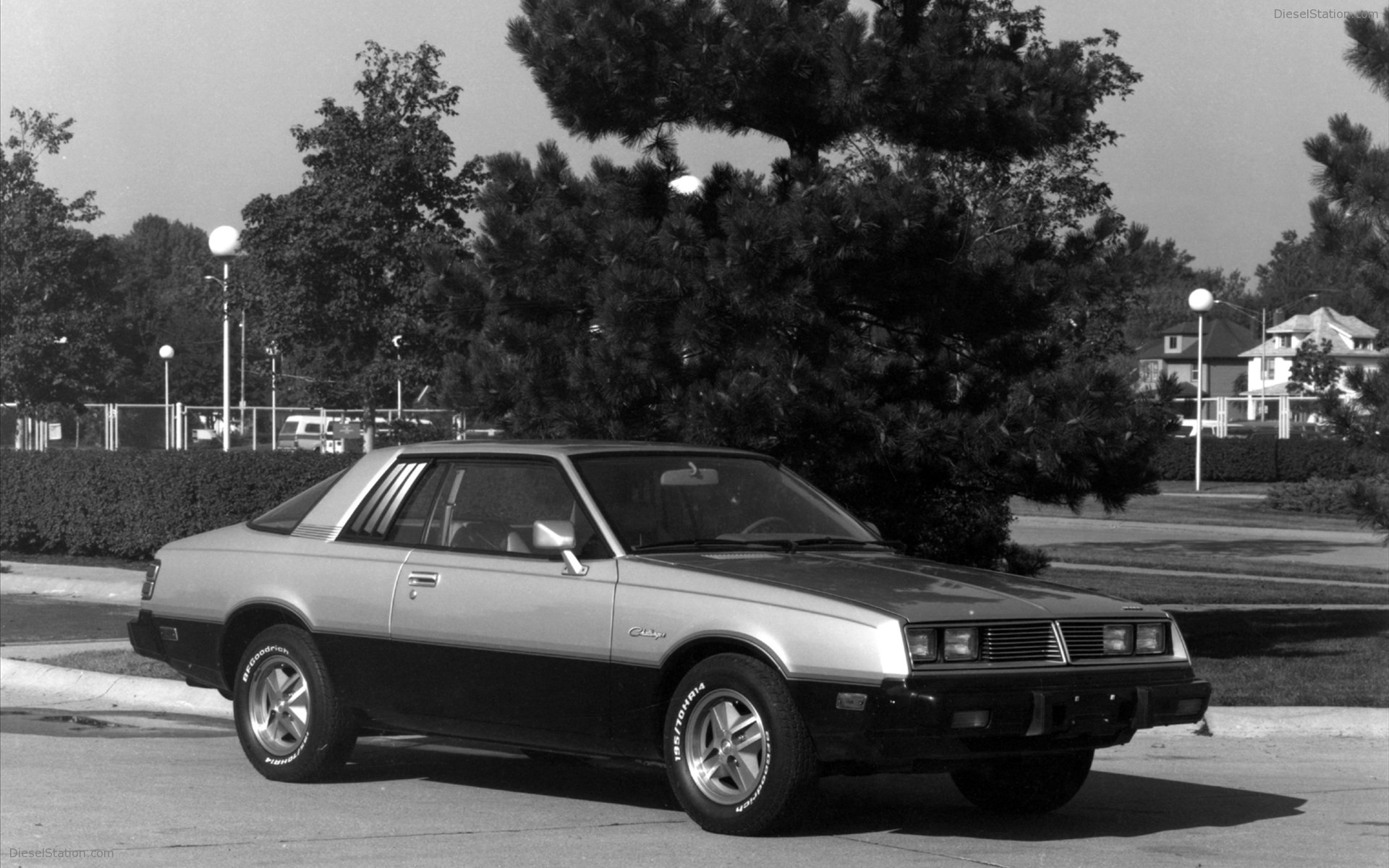 Dodge Challenger: Forty Years of a Dodge Muscle-car Legend Dodge Challenger: Forty Years of a Dodge Muscle-car Legend