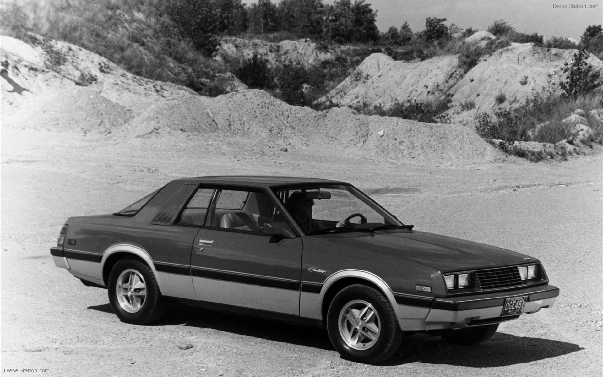 Dodge Challenger: Forty Years of a Dodge Muscle-car Legend Dodge Challenger: Forty Years of a Dodge Muscle-car Legend