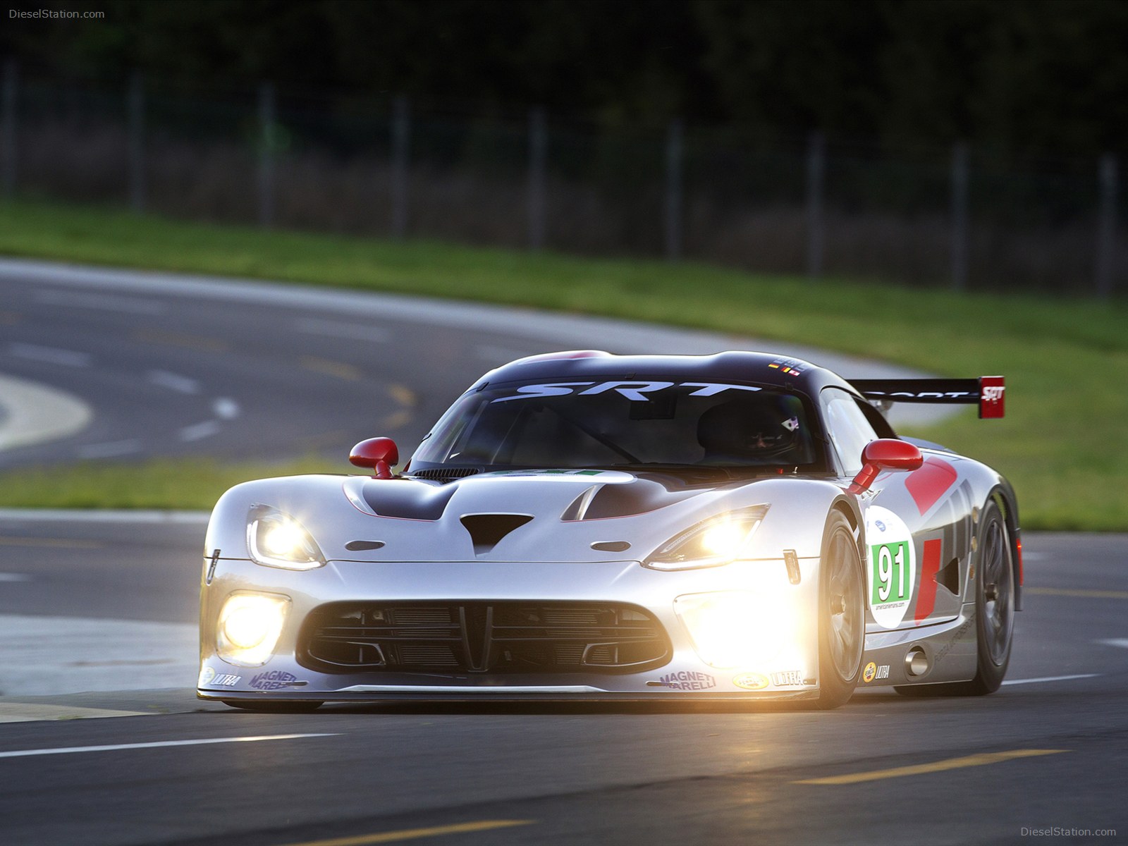 SRT Viper GTS R 2013