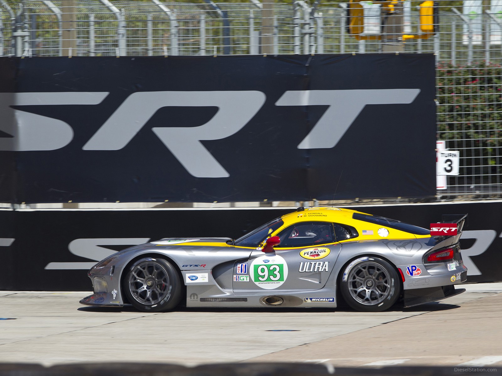 SRT Viper GTS R 2013