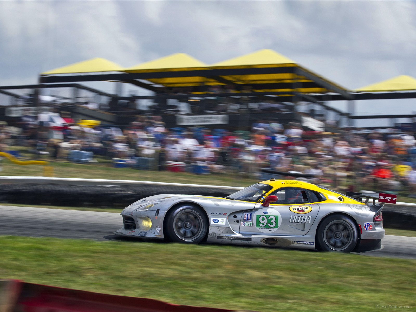 SRT Viper GTS R 2013
