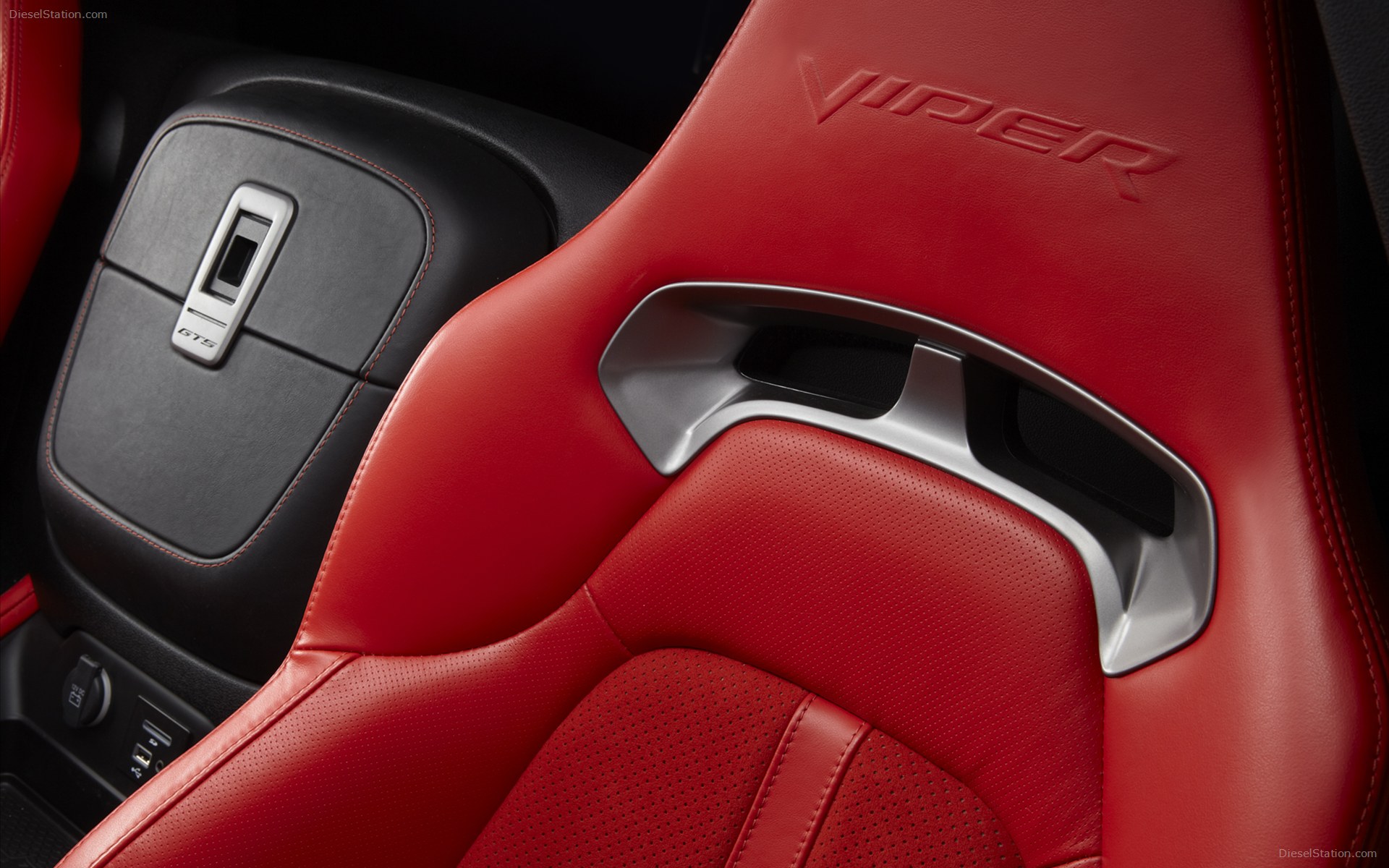 SRT Viper GTS R 2013