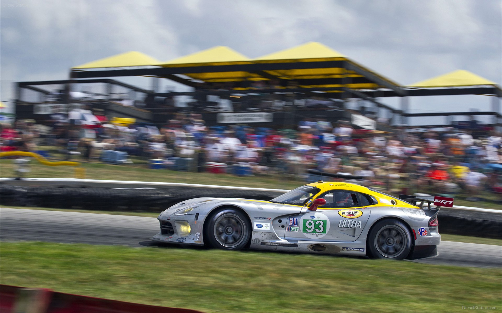 SRT Viper GTS R 2013