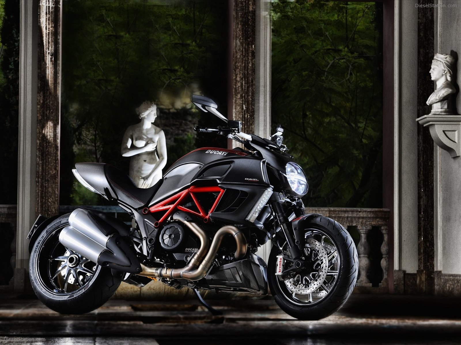 Ducati Diavel 2011