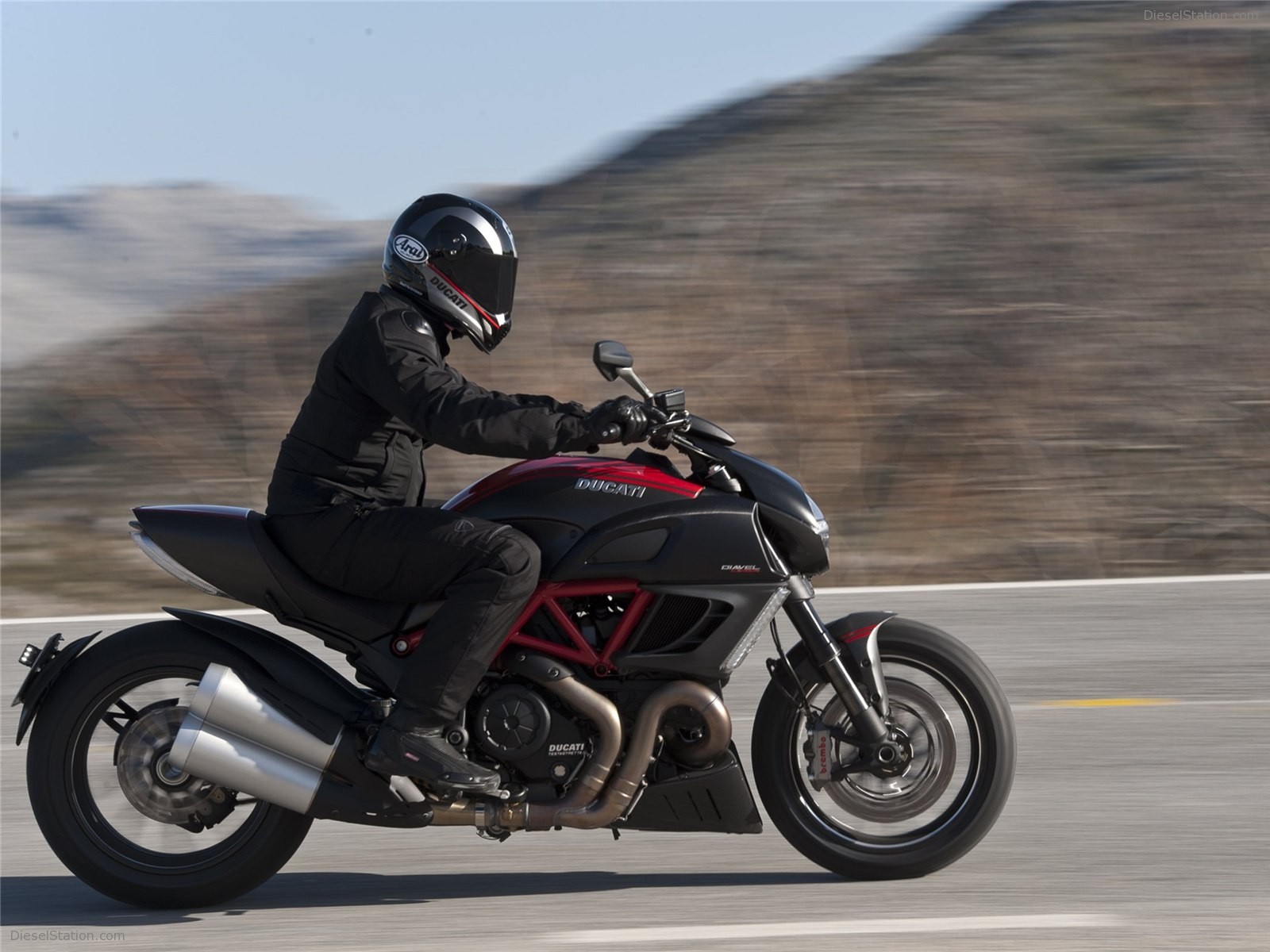 Ducati Diavel 2011