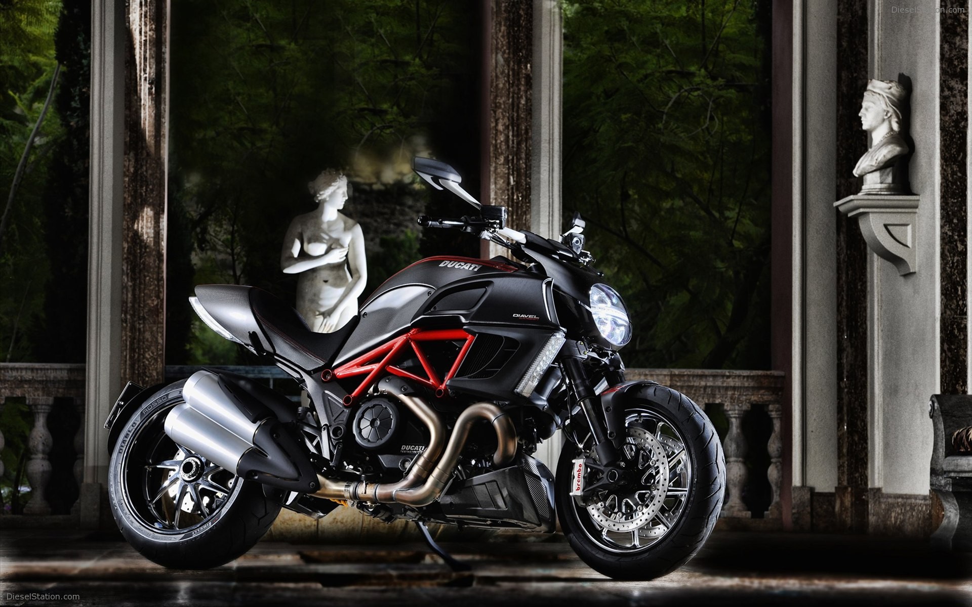 Ducati Diavel 2011