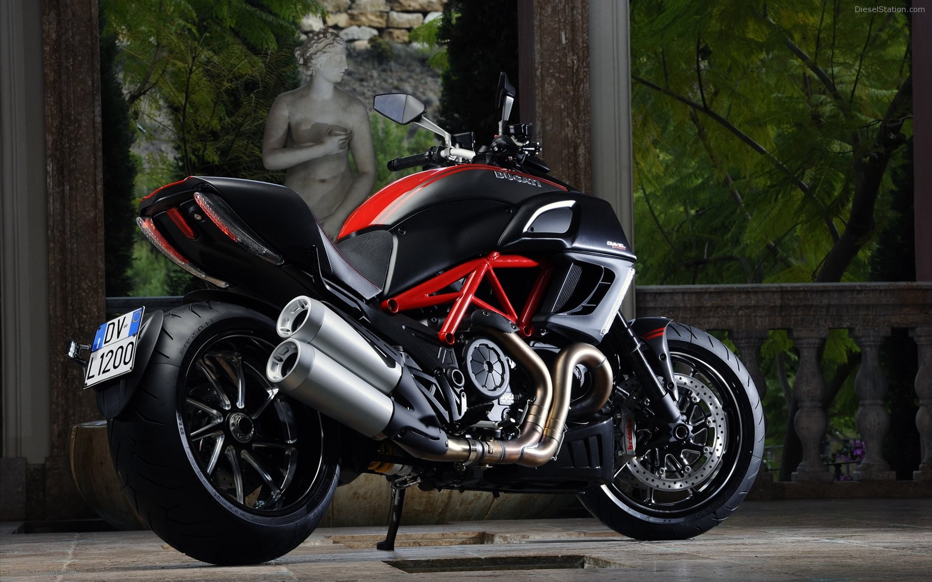 Ducati Diavel 2011