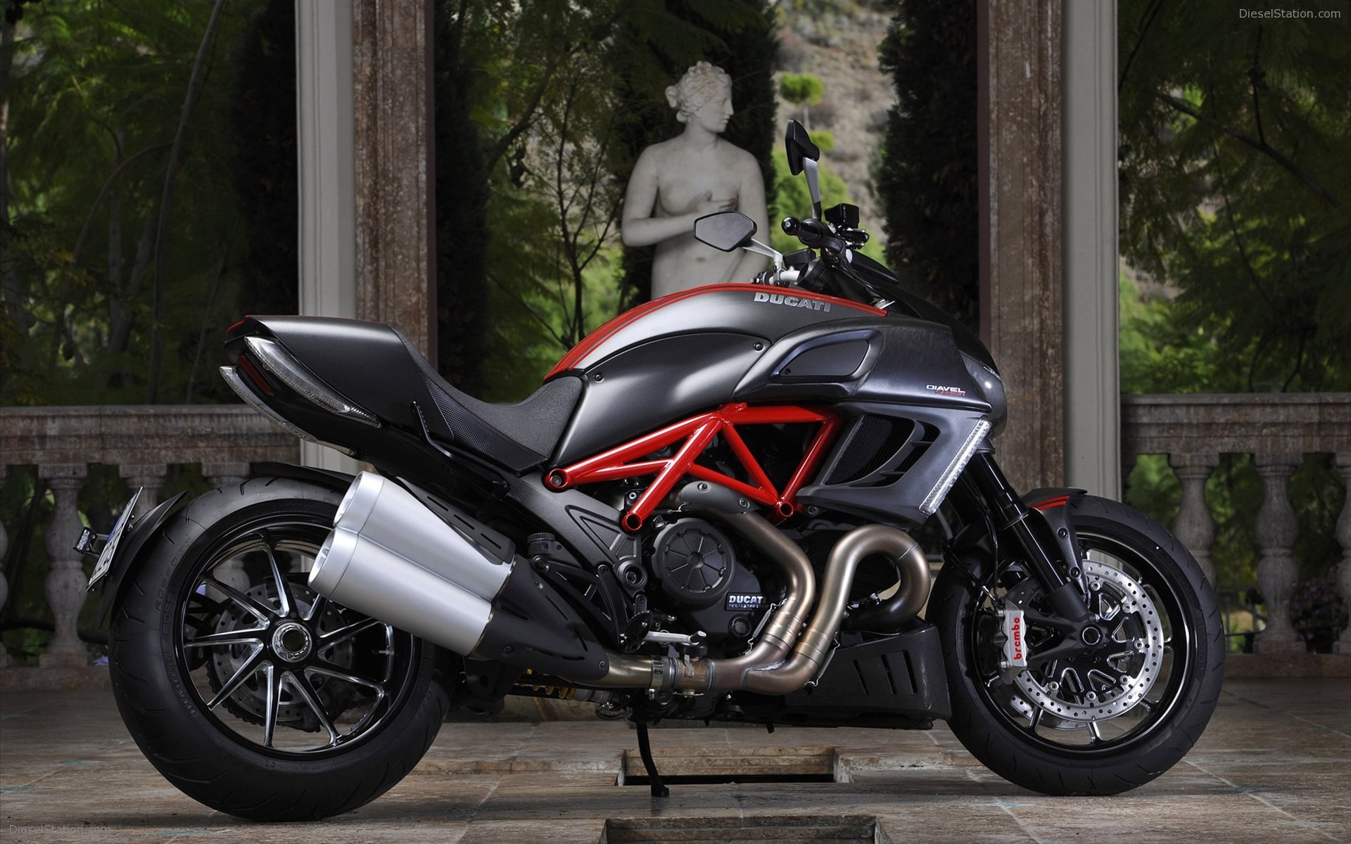 Ducati Diavel 2011
