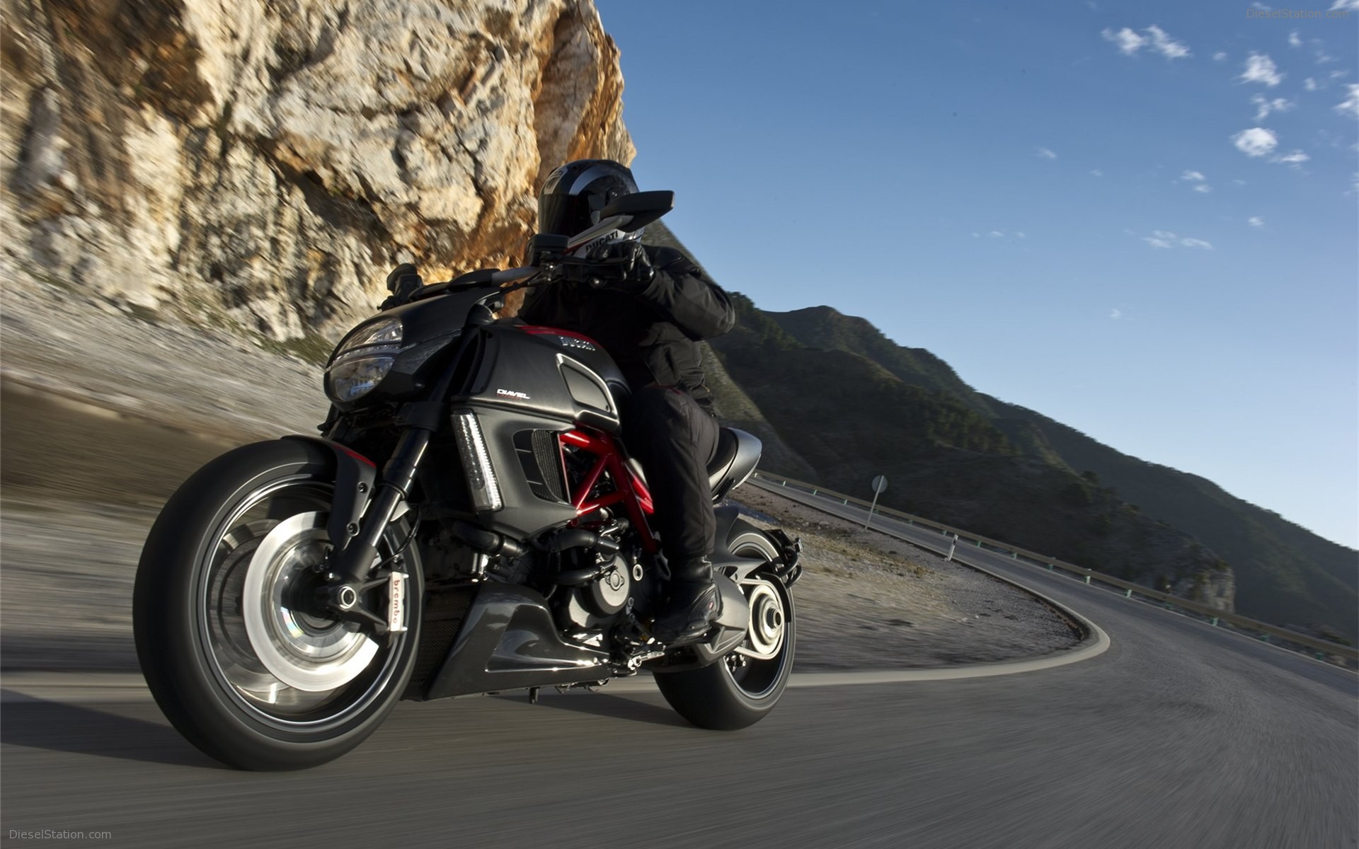 Ducati Diavel 2011