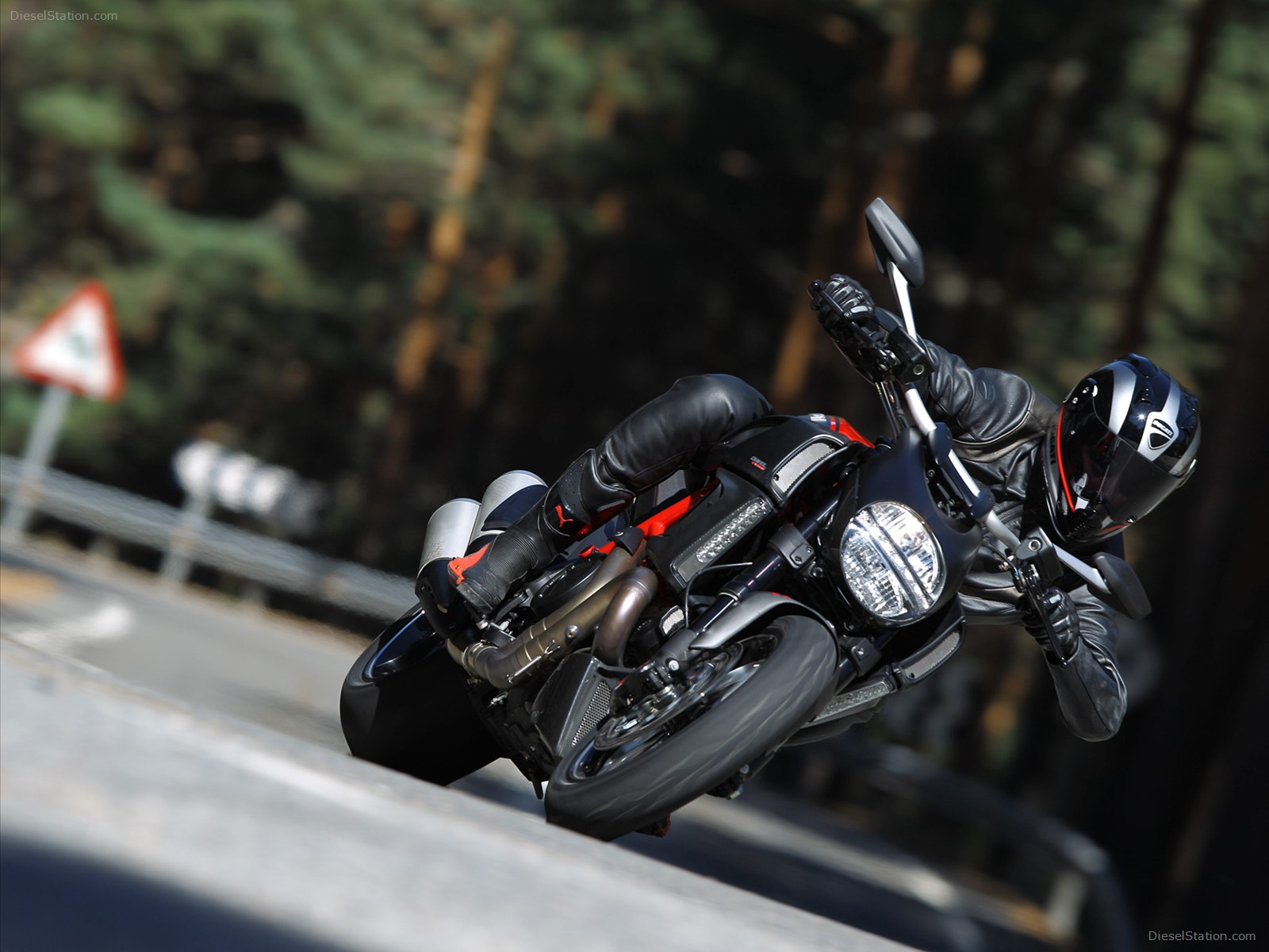 Ducati Diavel 2012