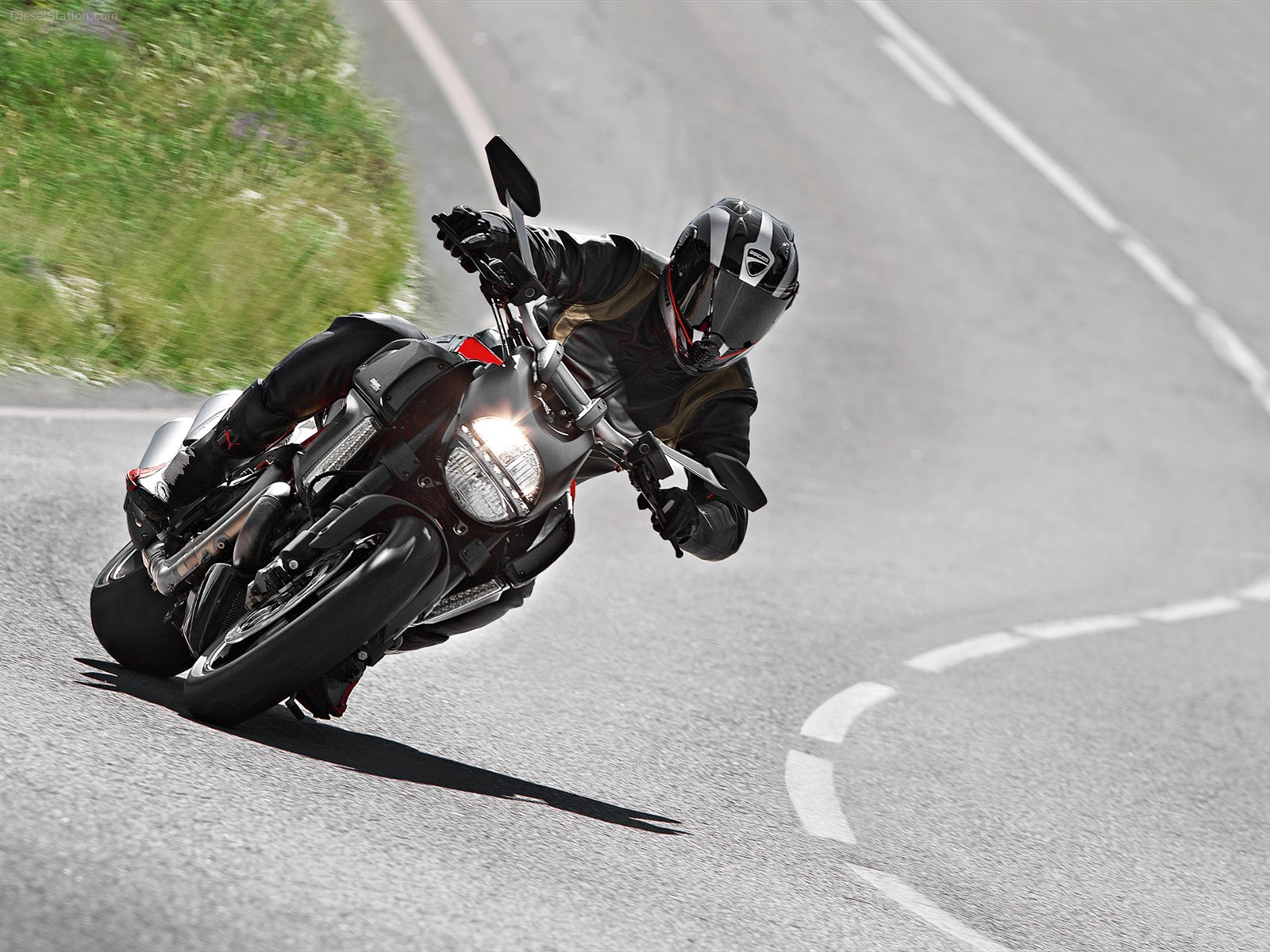 Ducati Diavel 2012