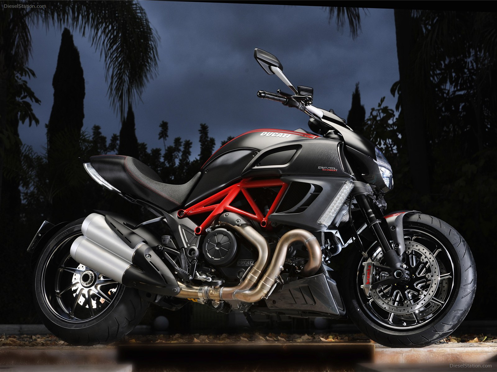 Ducati Diavel 2012