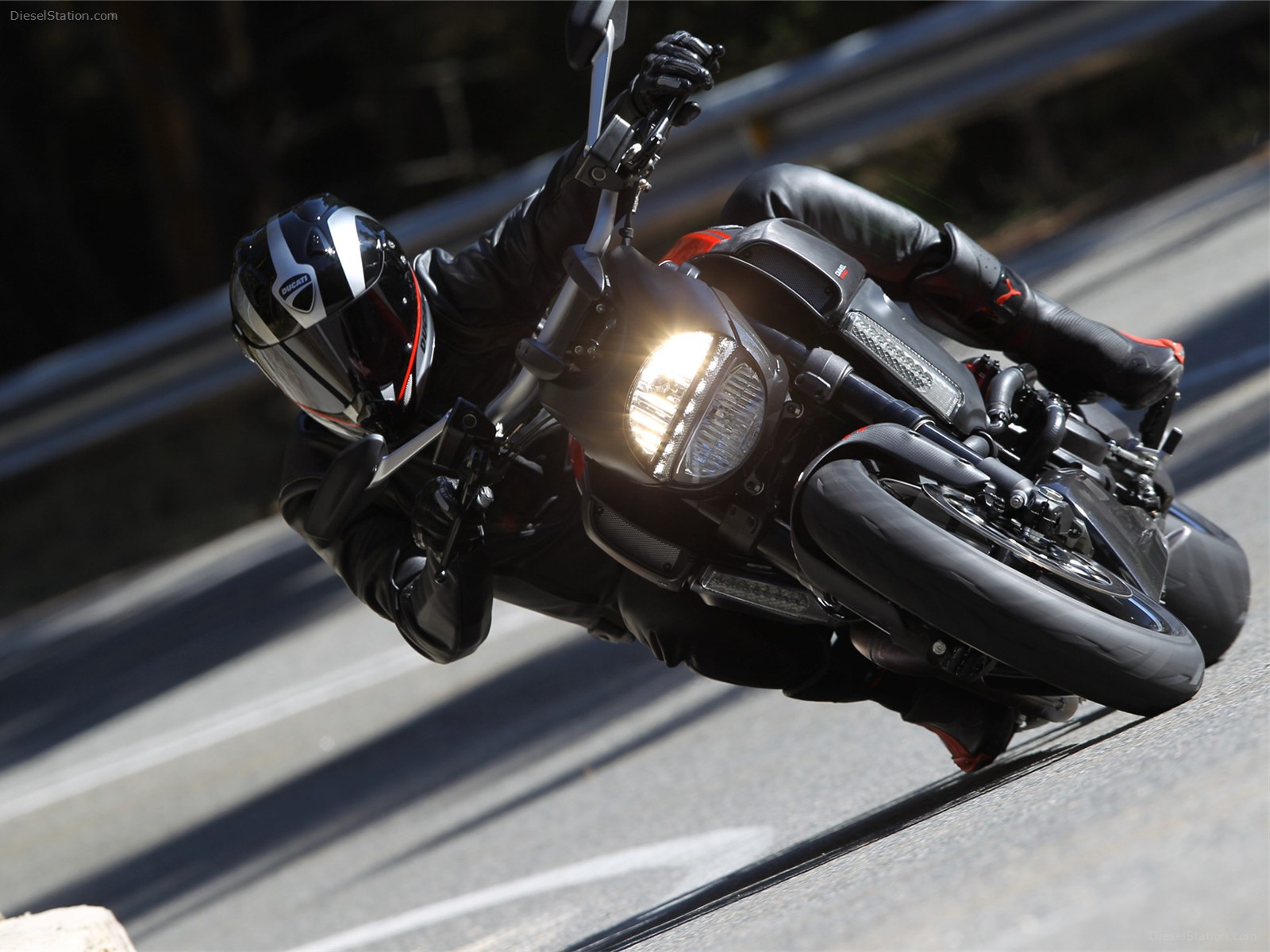 Ducati Diavel 2012