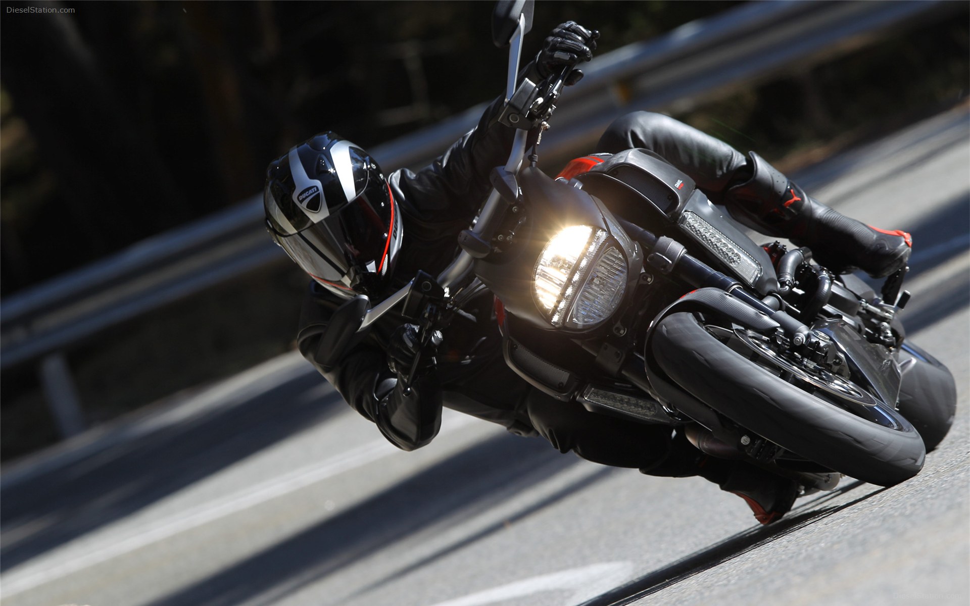 Ducati Diavel 2012