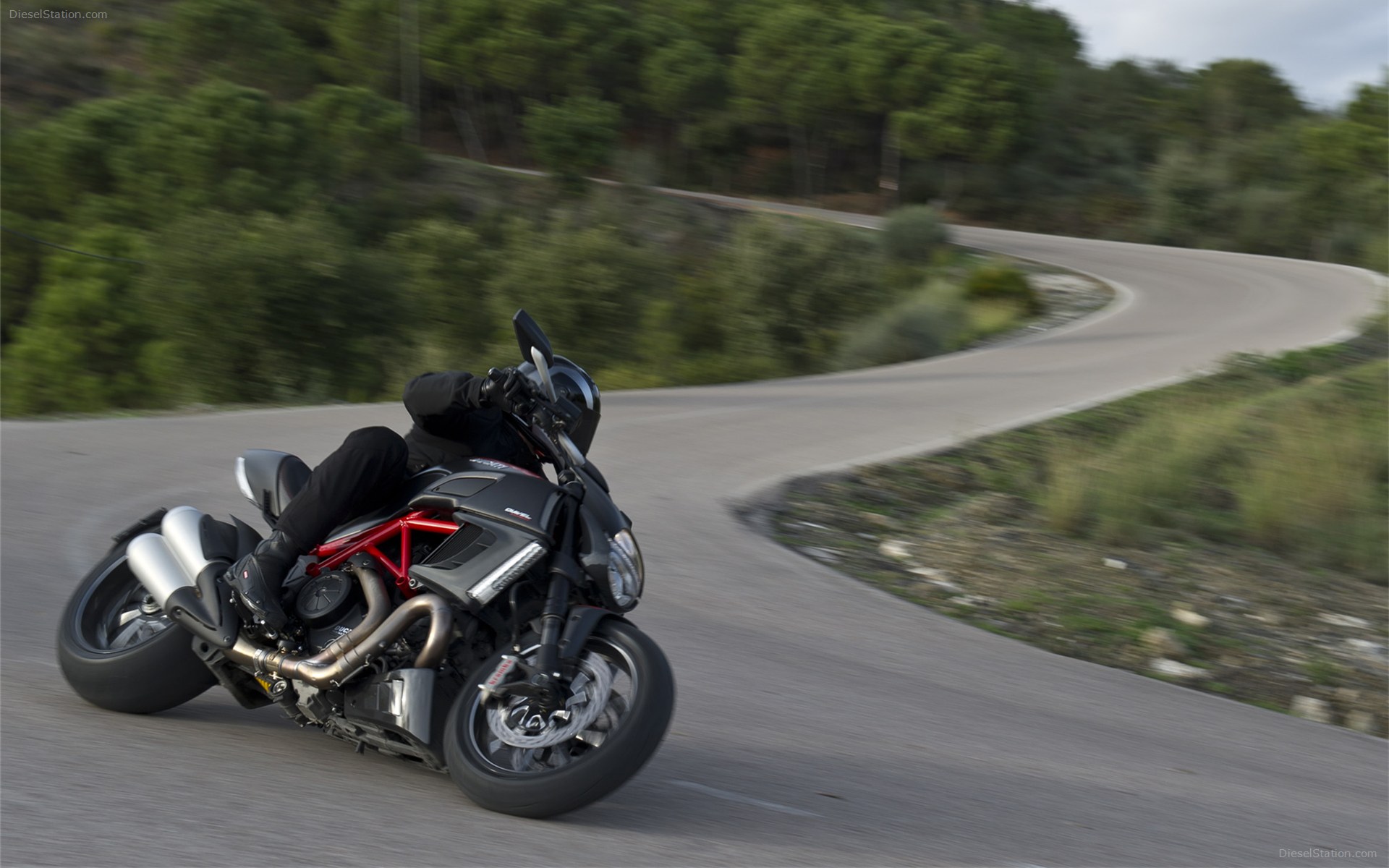 Ducati Diavel 2012