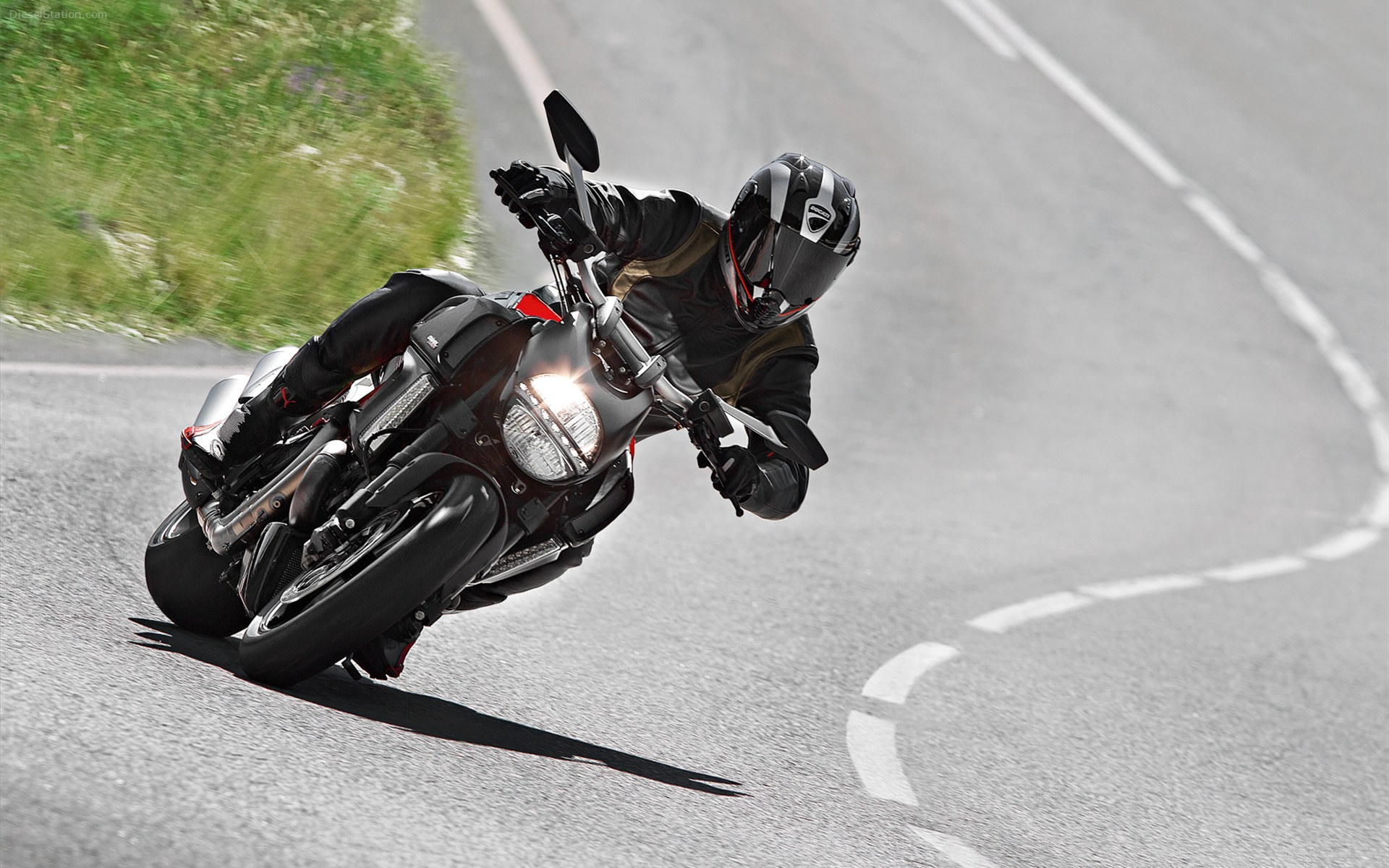 Ducati Diavel 2012