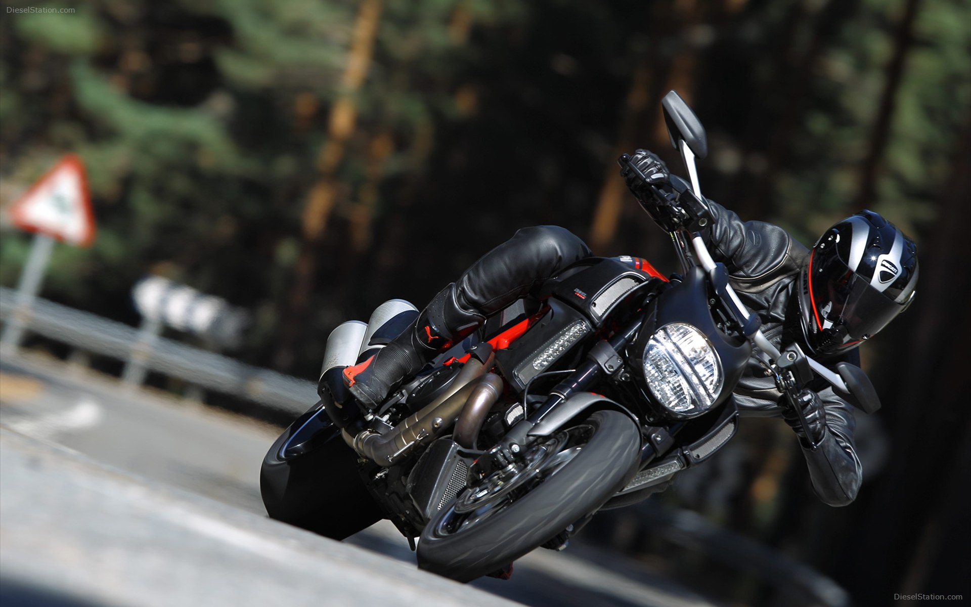 Ducati Diavel 2012