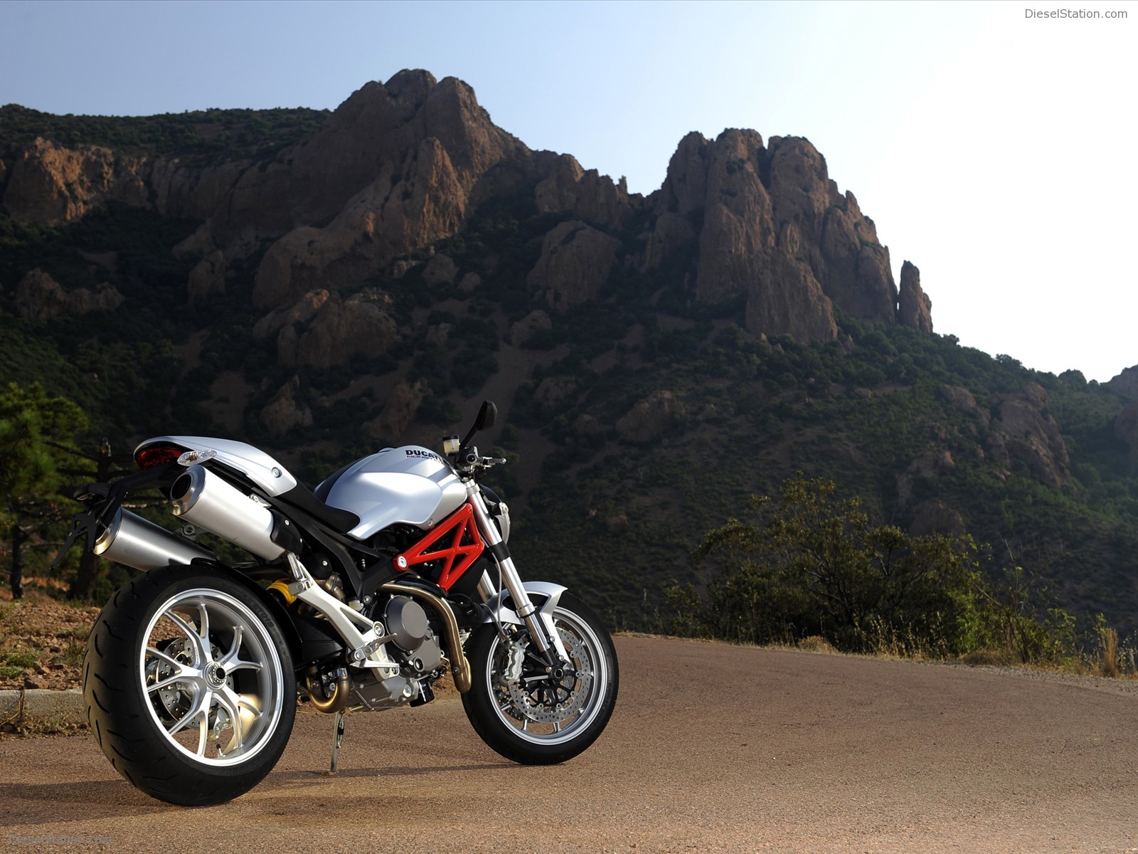 Ducati Monster 1100