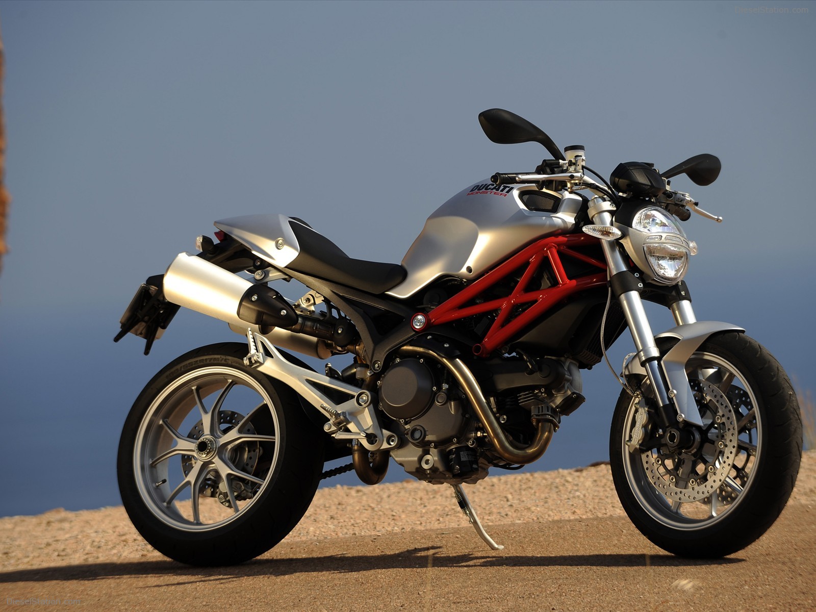 Ducati Monster 1100