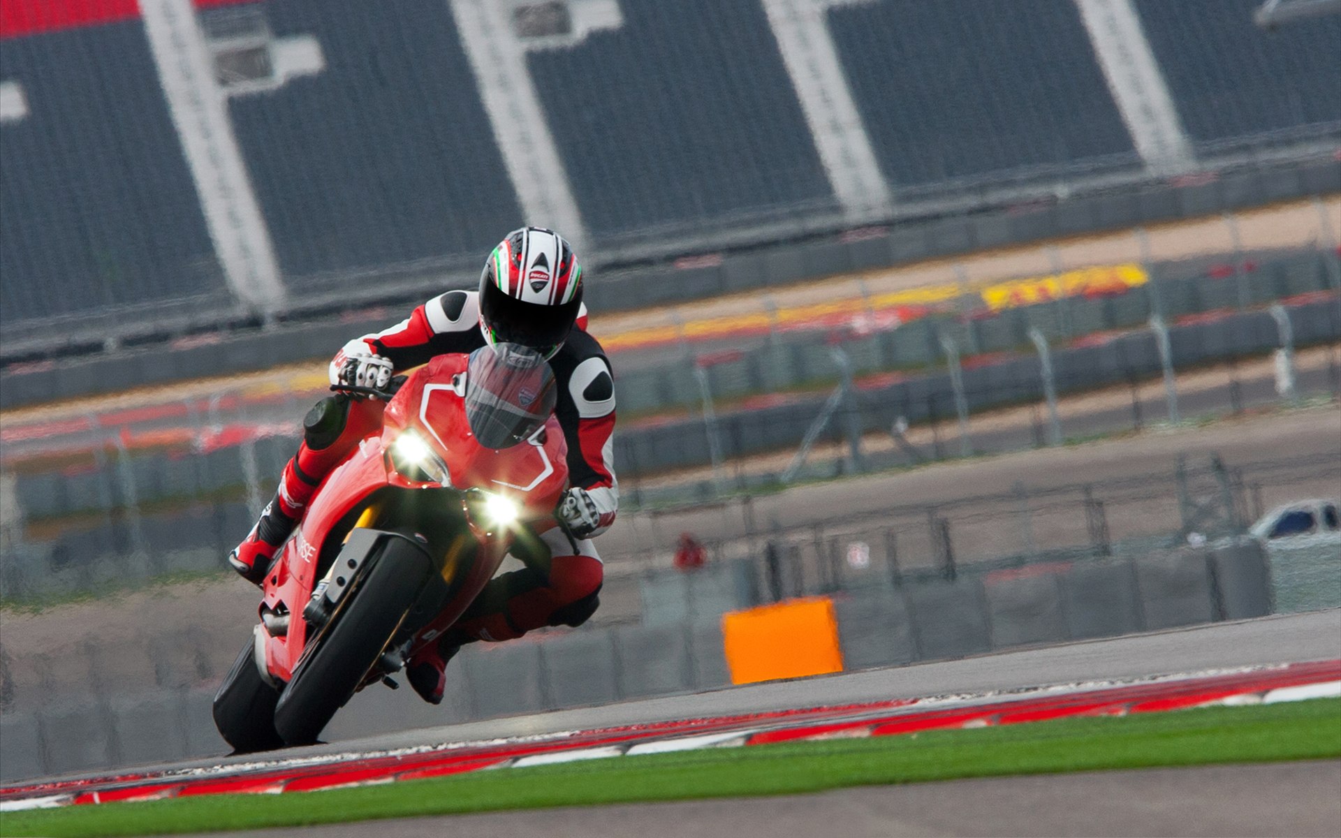 Ducati Superbike 1199 Panigale R 2013