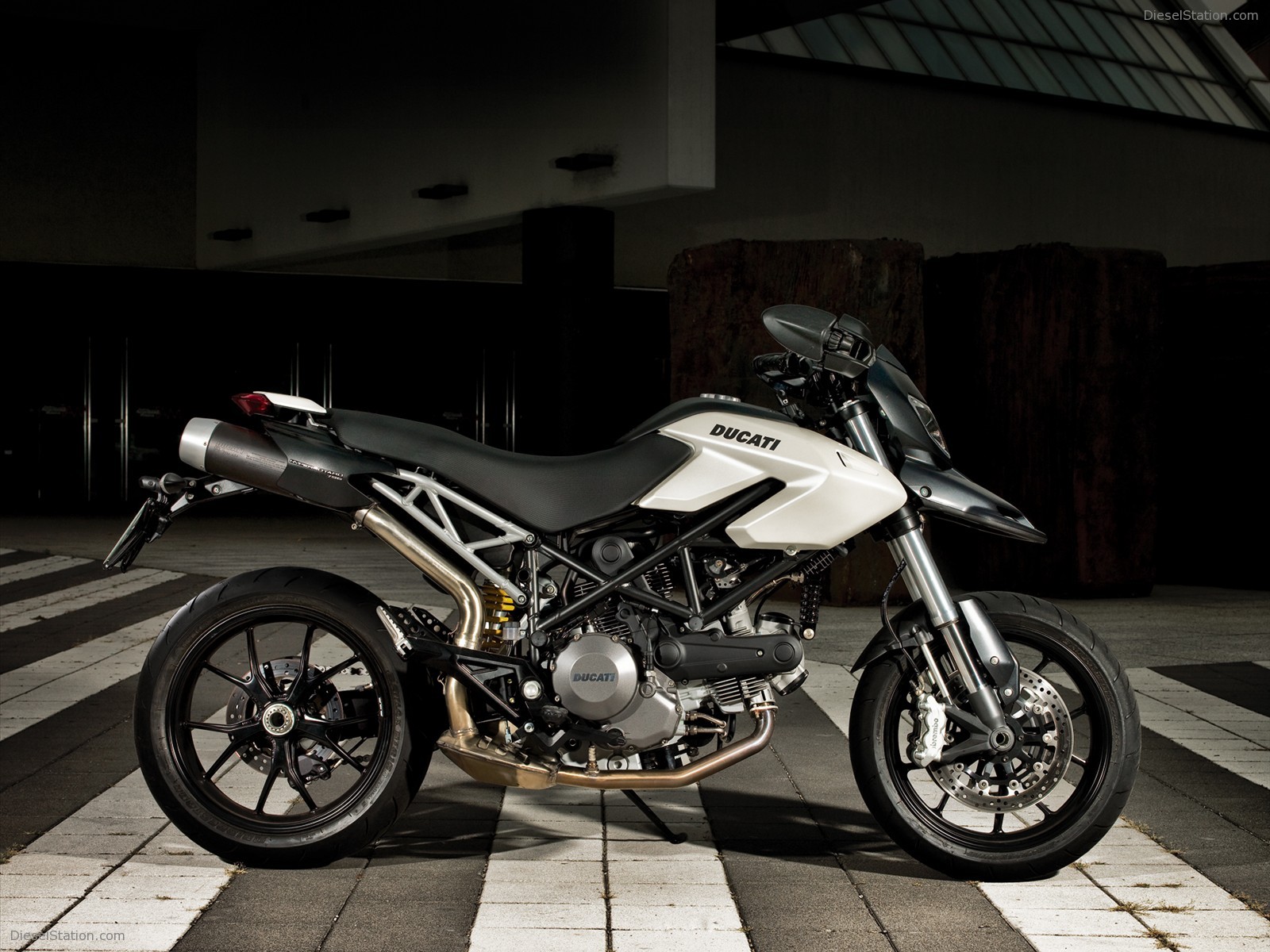 2010 Ducati Hypermotard 796