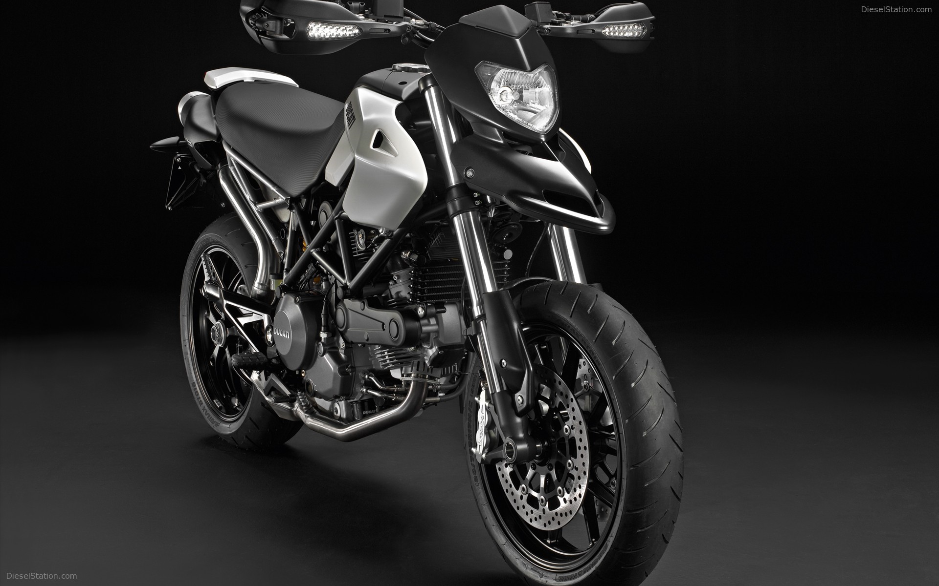 2010 Ducati Hypermotard 796