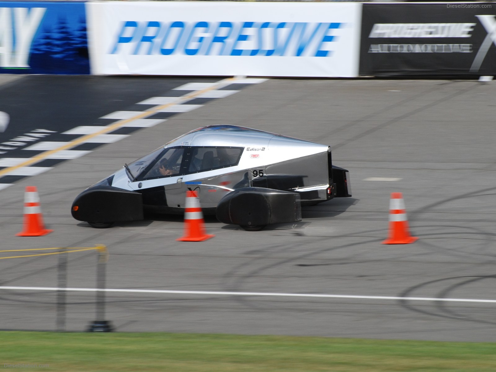 Edison2 Very Light Car 2010