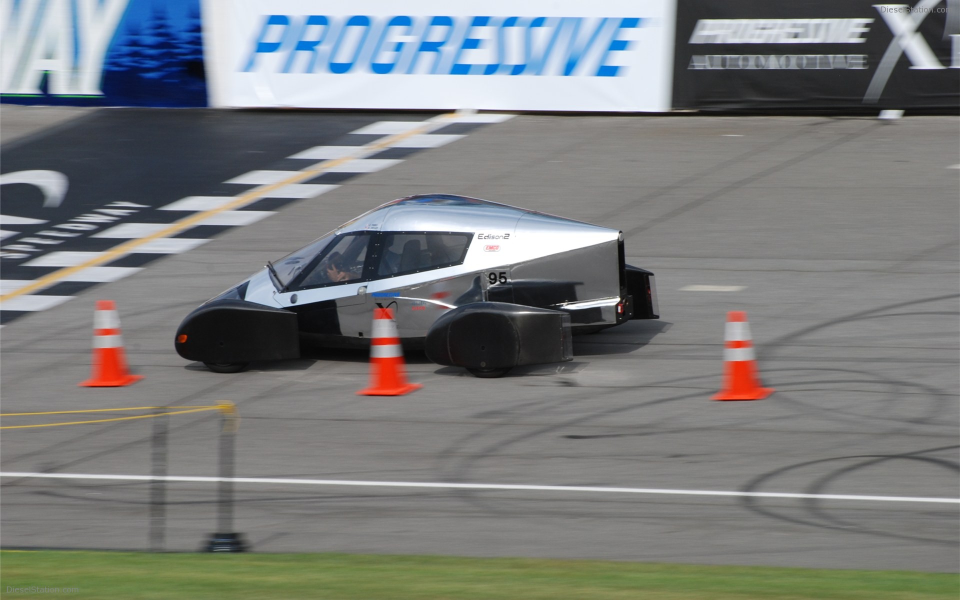 Edison2 Very Light Car 2010